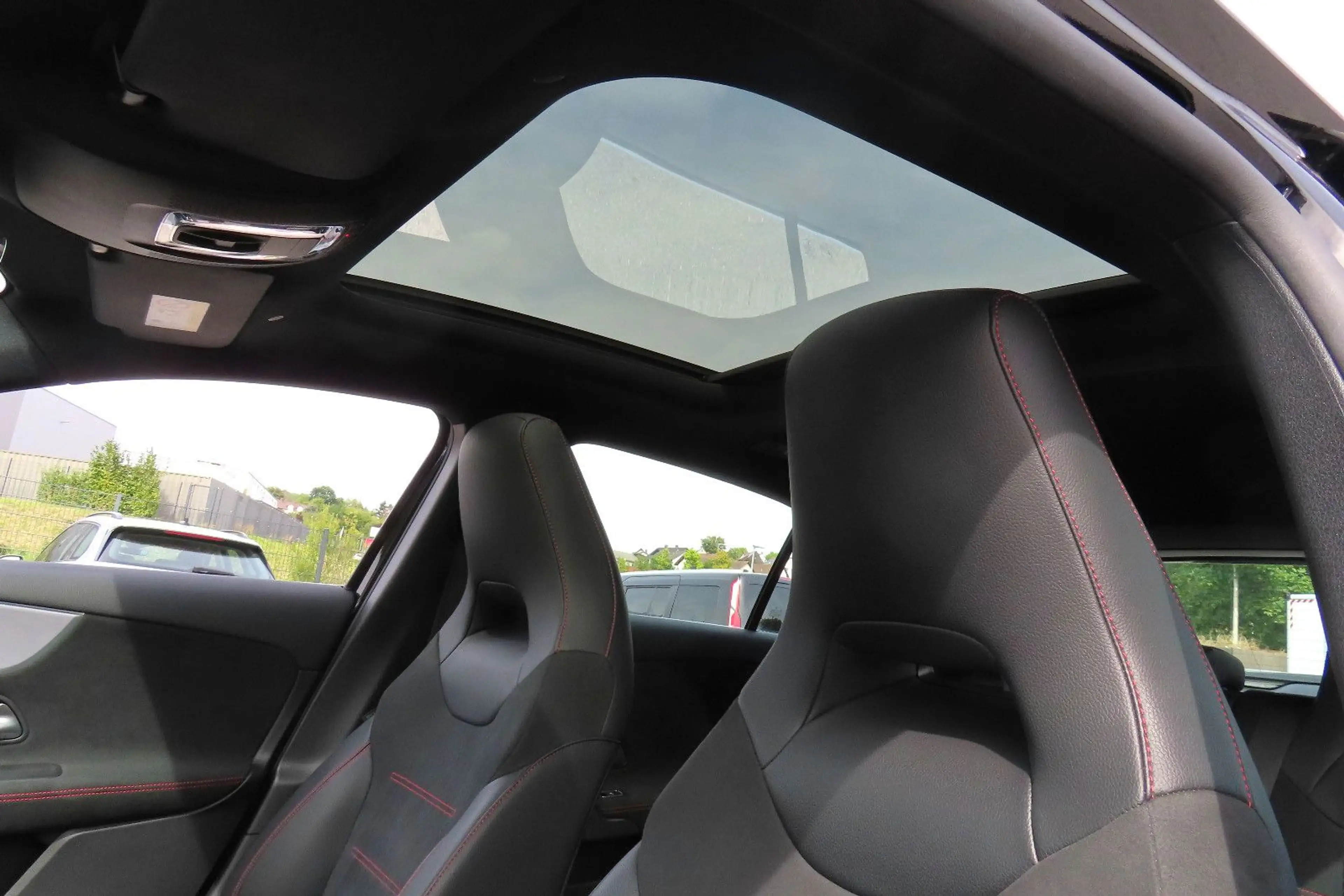 Mercedes-Benz A 250 4Matic AMG Leder Memory Navi Pano Kamera — photo 22