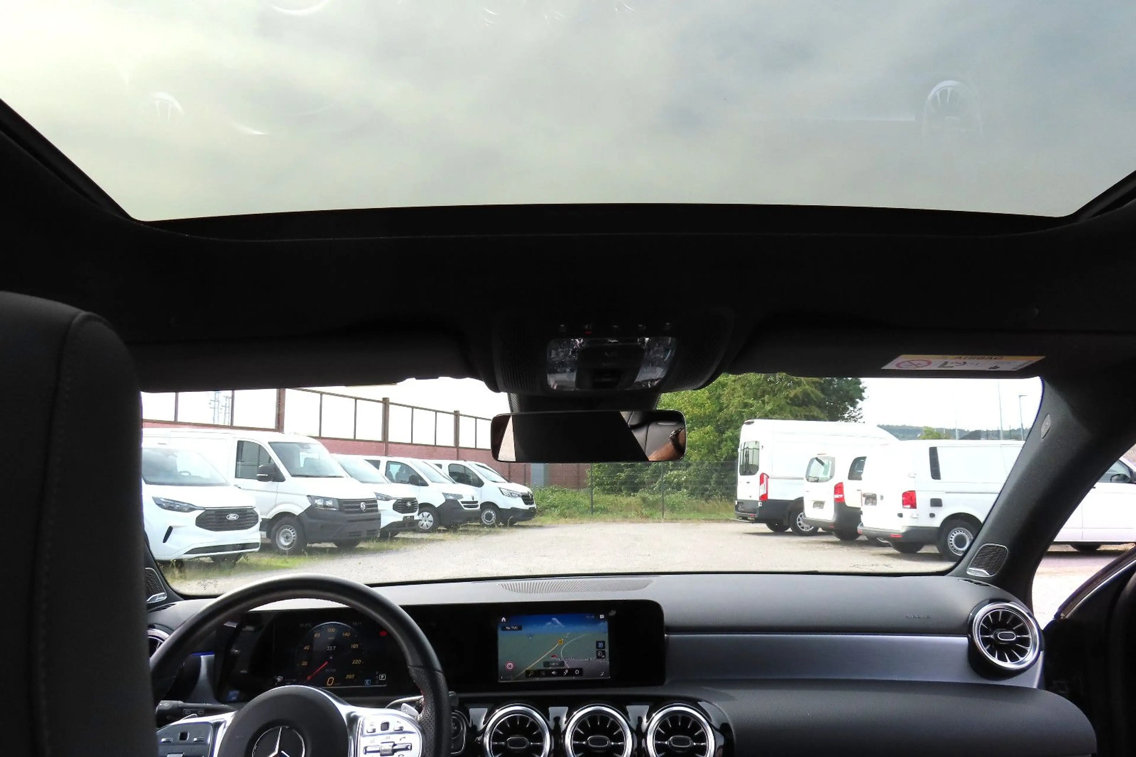Mercedes-Benz A 250 4Matic AMG Leder Memory Navi Pano Kamera — photo 23