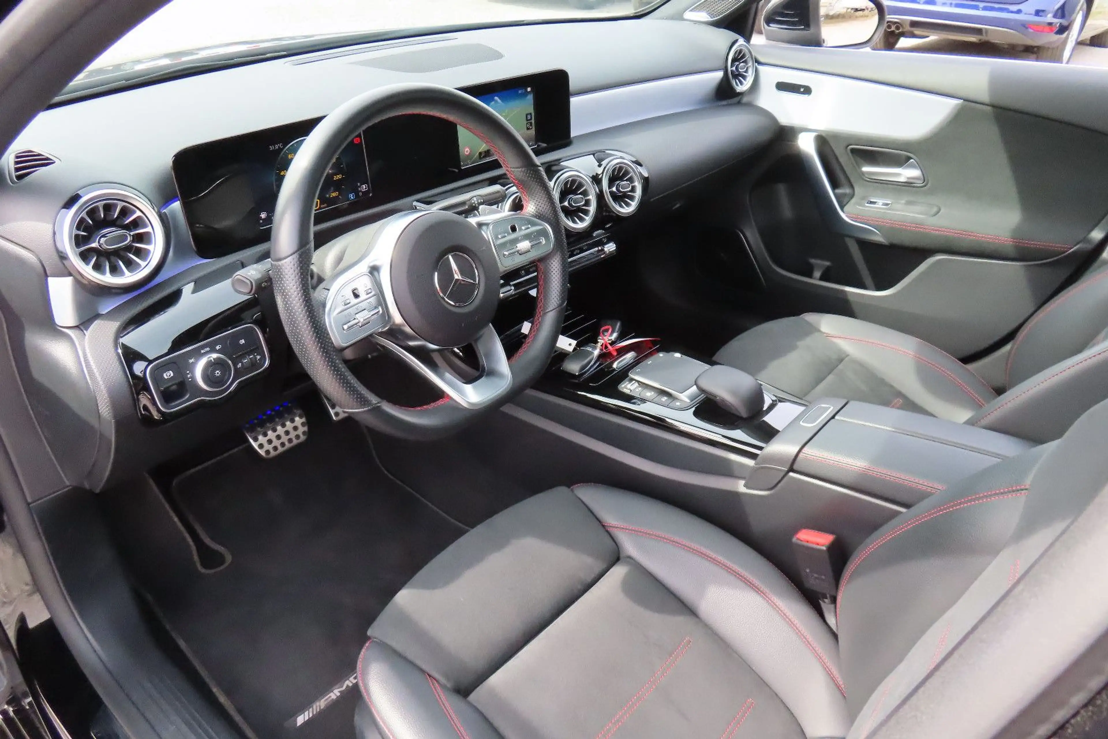 Mercedes-Benz A 250 4Matic AMG Leder Memory Navi Pano Kamera — photo 18