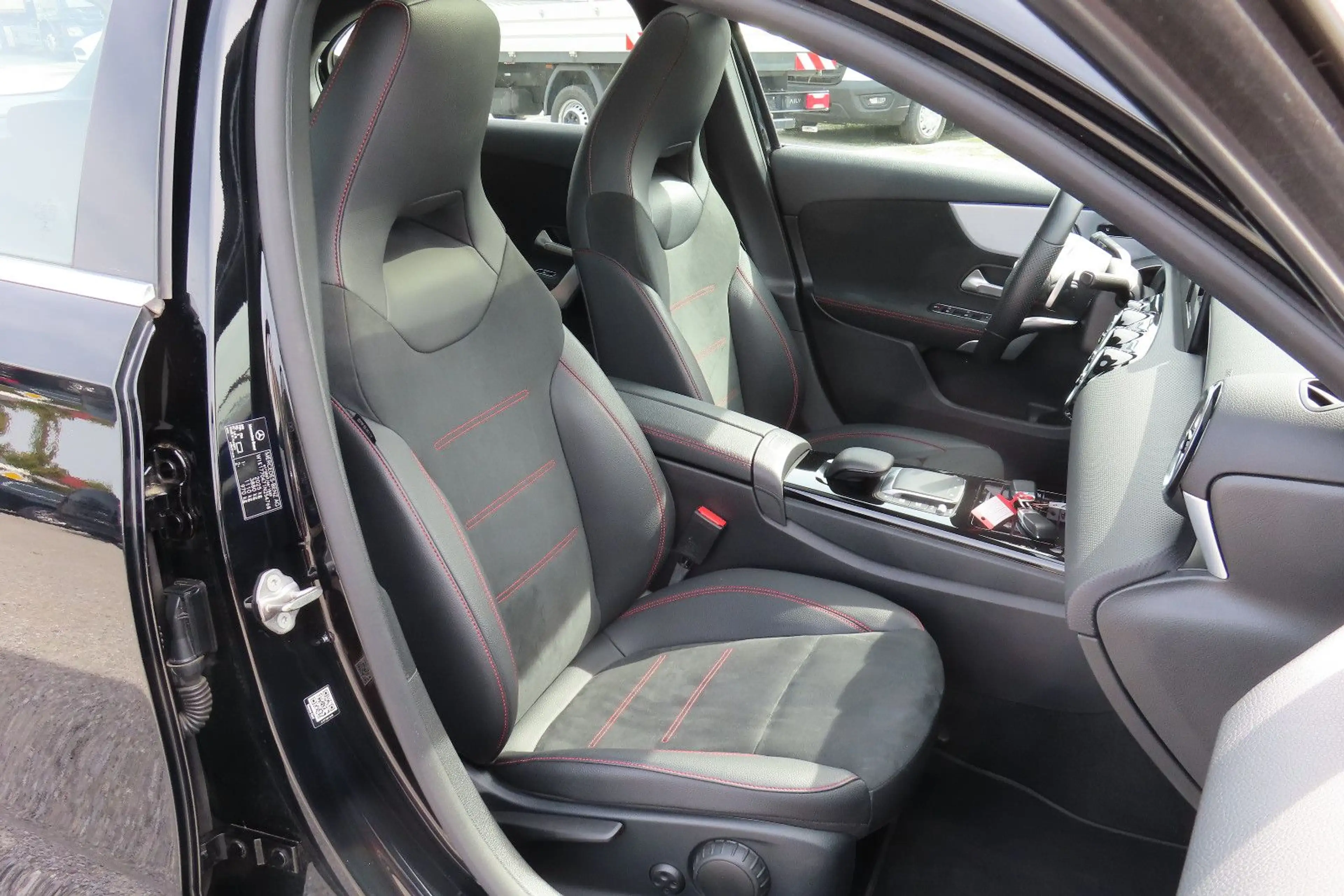 Mercedes-Benz A 250 4Matic AMG Leder Memory Navi Pano Kamera — photo 13