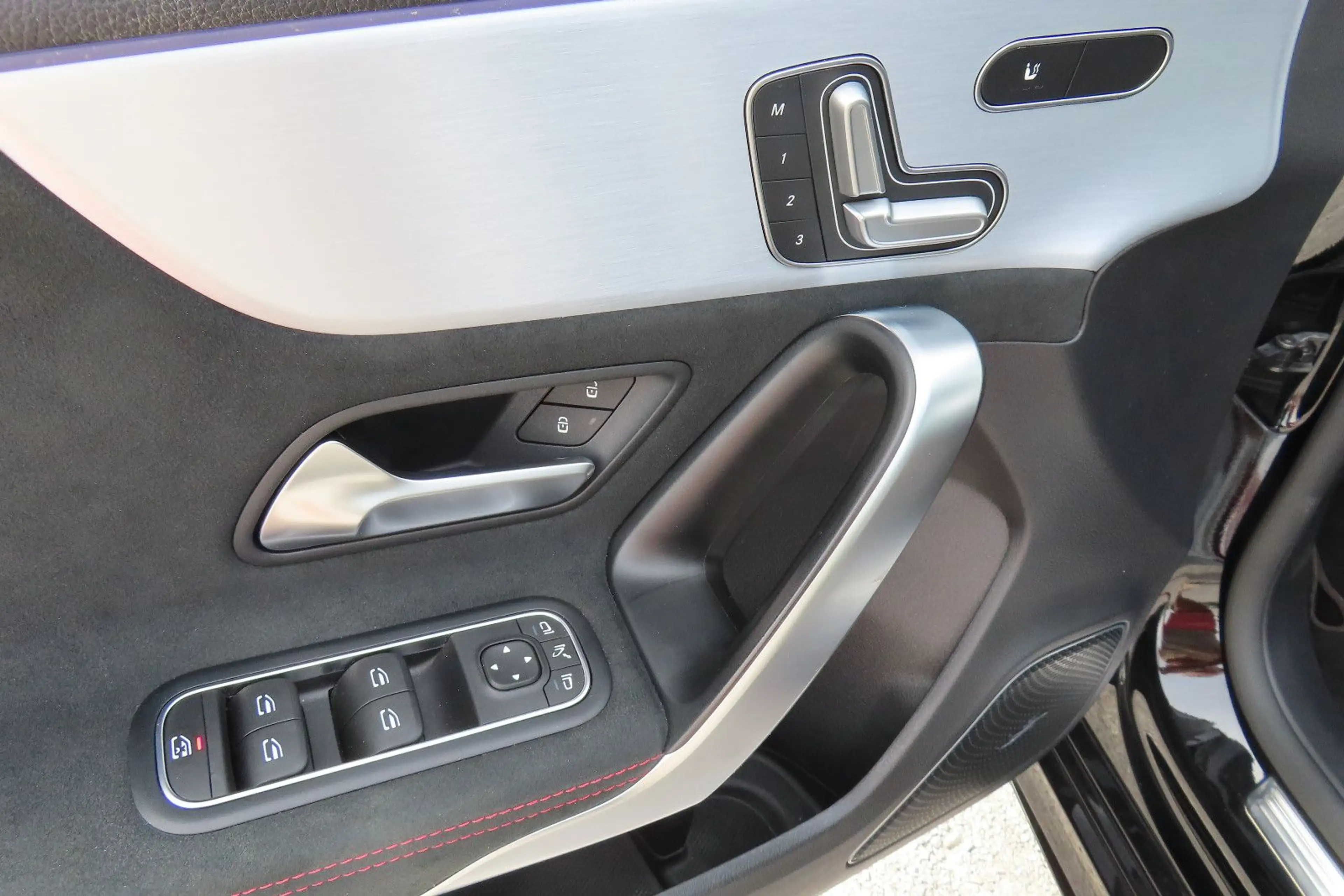 Mercedes-Benz A 250 4Matic AMG Leder Memory Navi Pano Kamera — photo 21