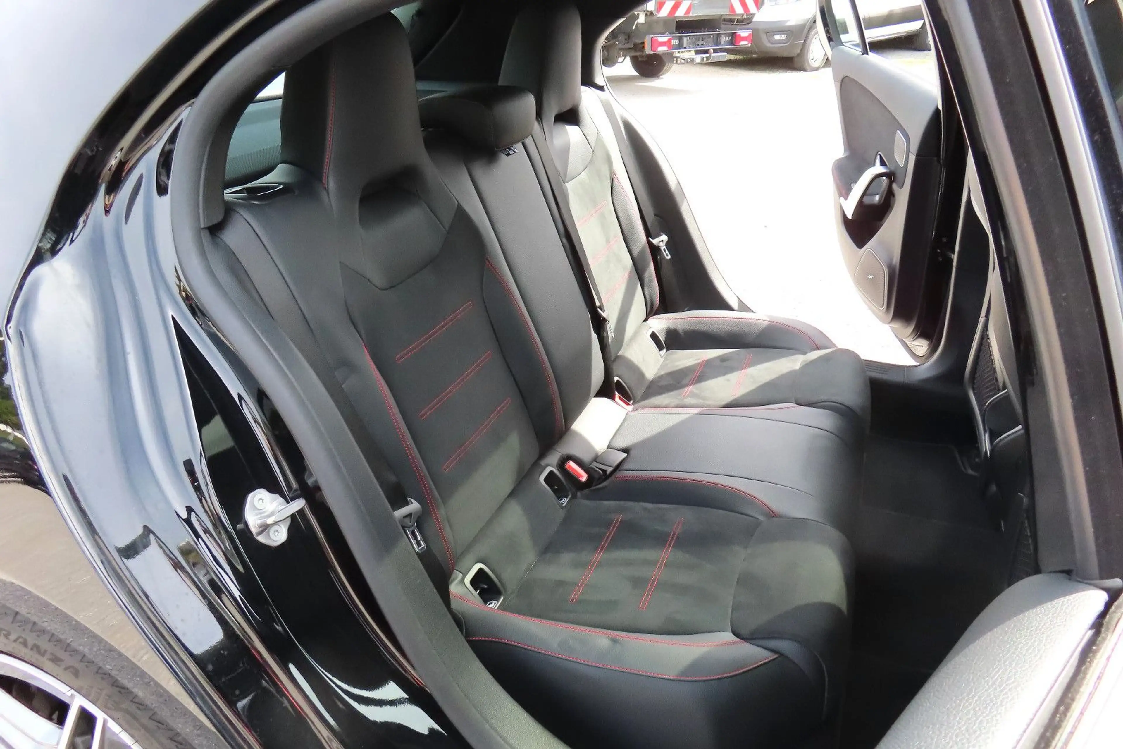Mercedes-Benz A 250 4Matic AMG Leder Memory Navi Pano Kamera — photo 12