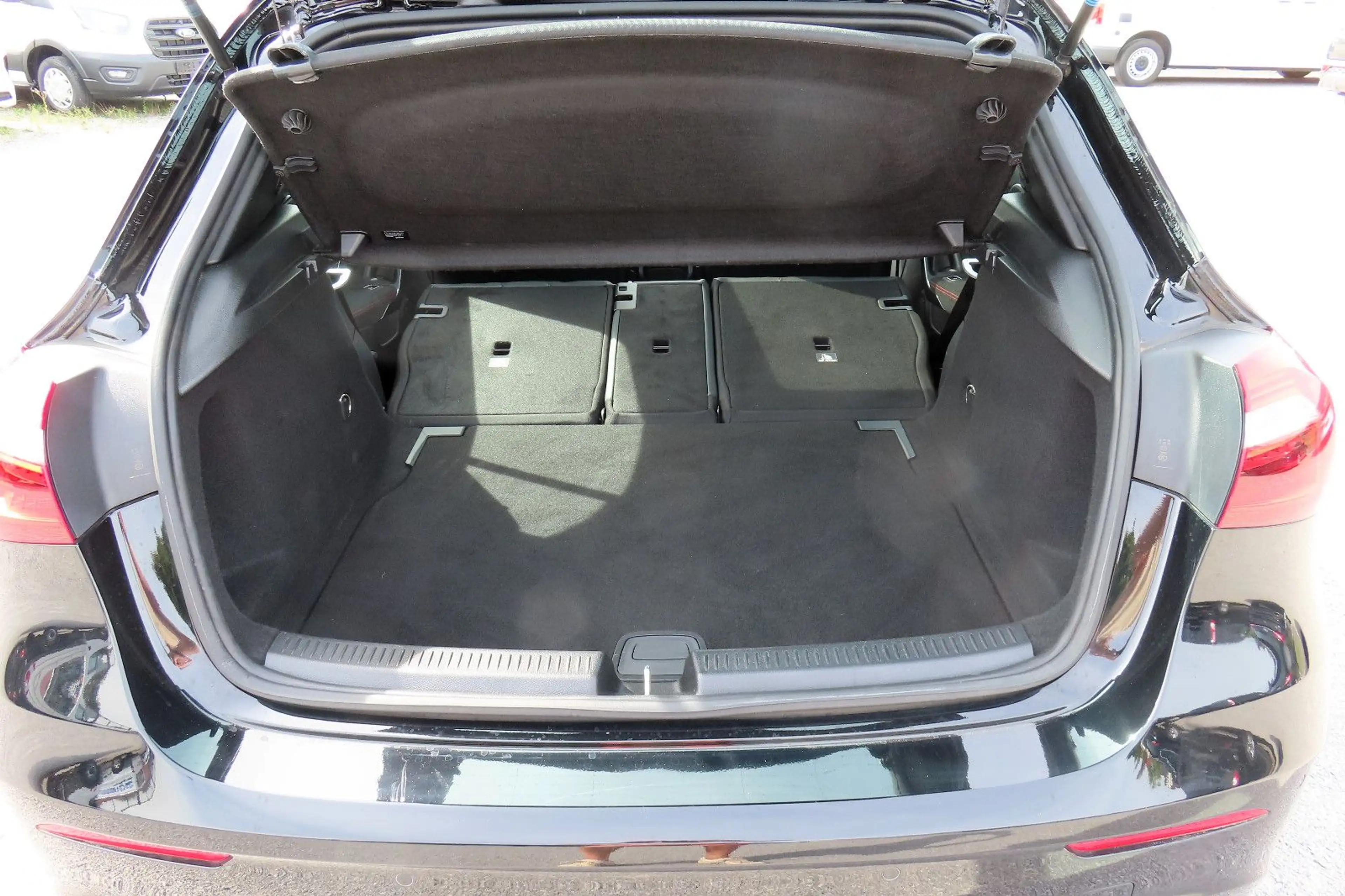 Mercedes-Benz A 250 4Matic AMG Leder Memory Navi Pano Kamera — photo 8
