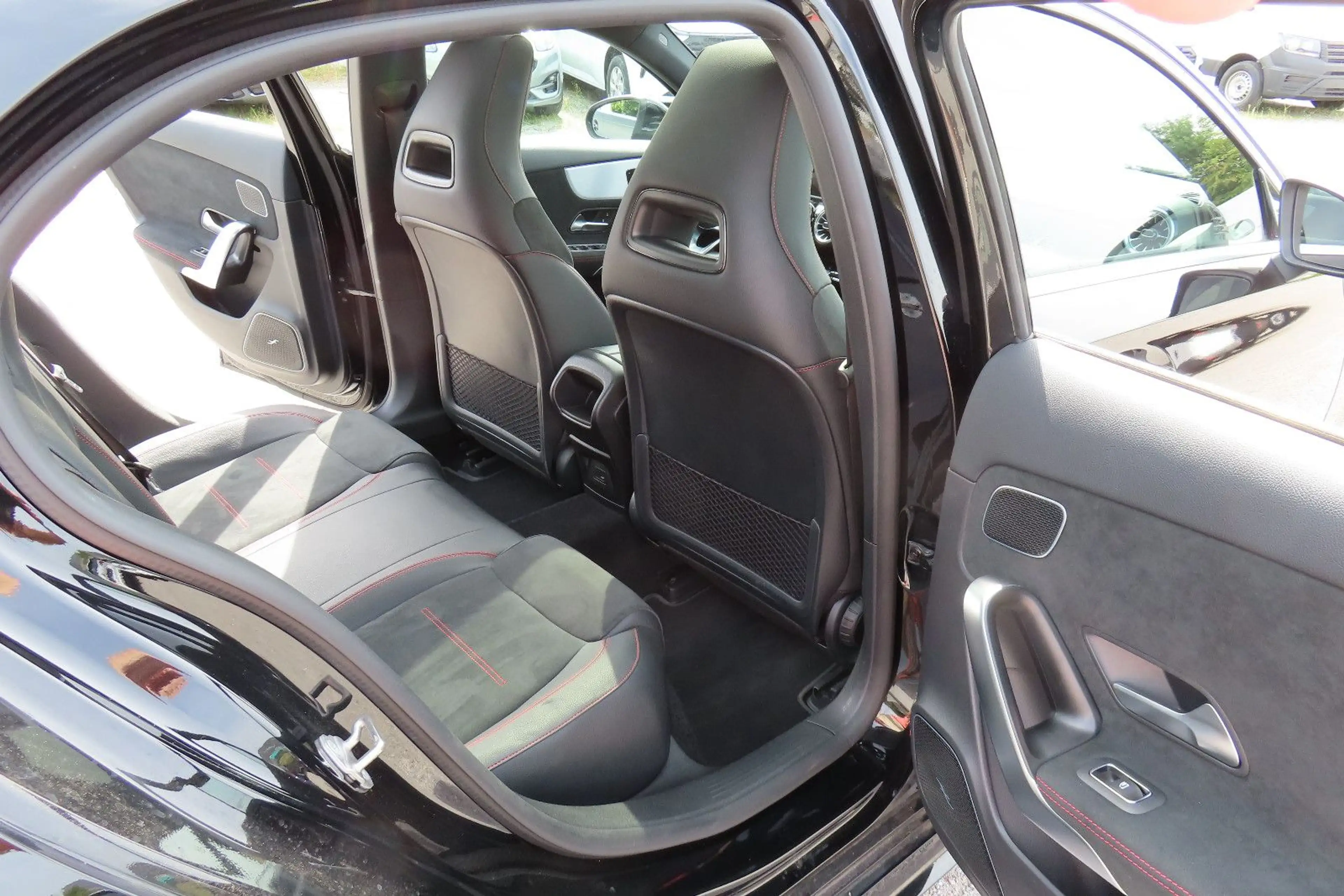 Mercedes-Benz A 250 4Matic AMG Leder Memory Navi Pano Kamera — photo 11