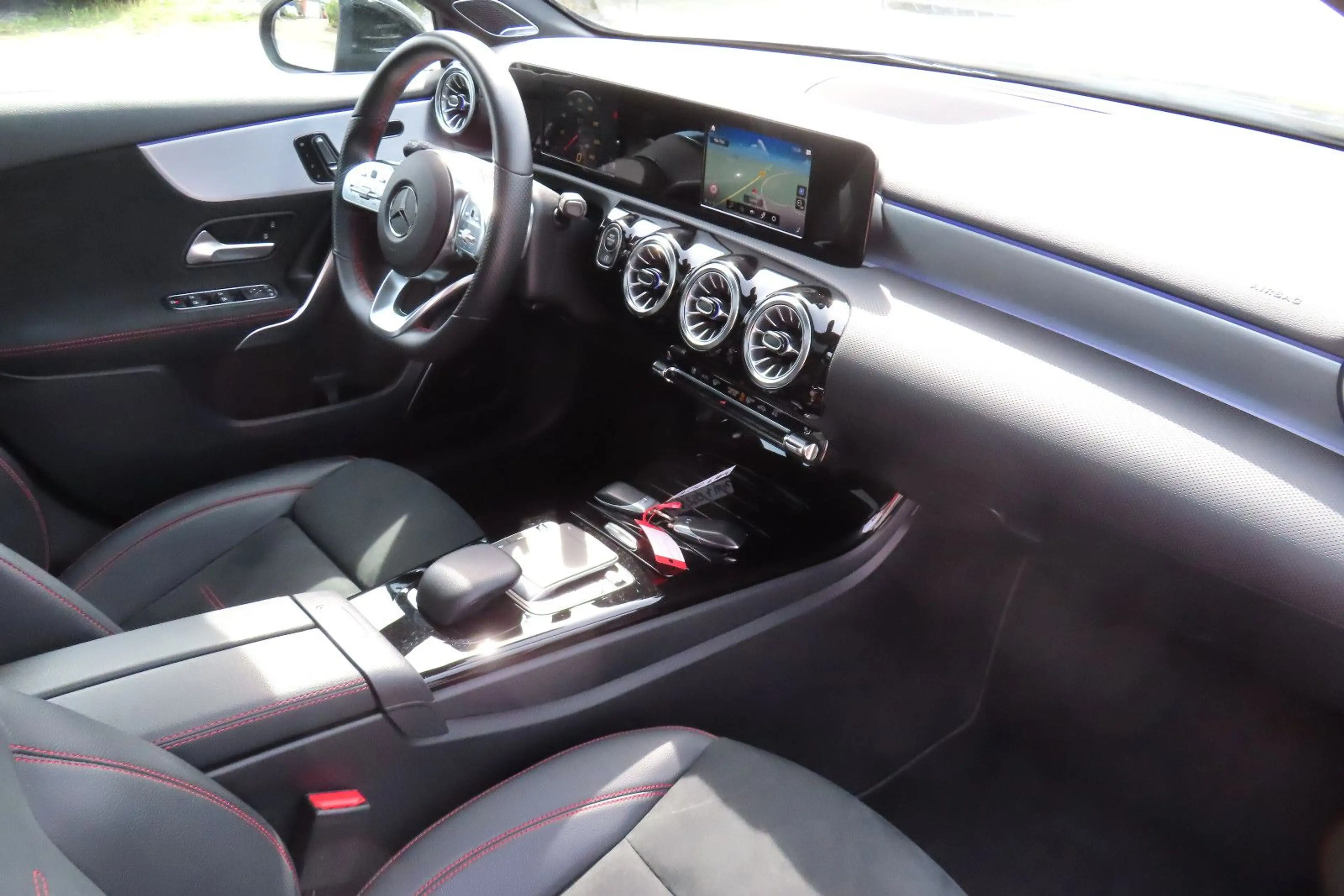 Mercedes-Benz A 250 4Matic AMG Leder Memory Navi Pano Kamera — photo 15