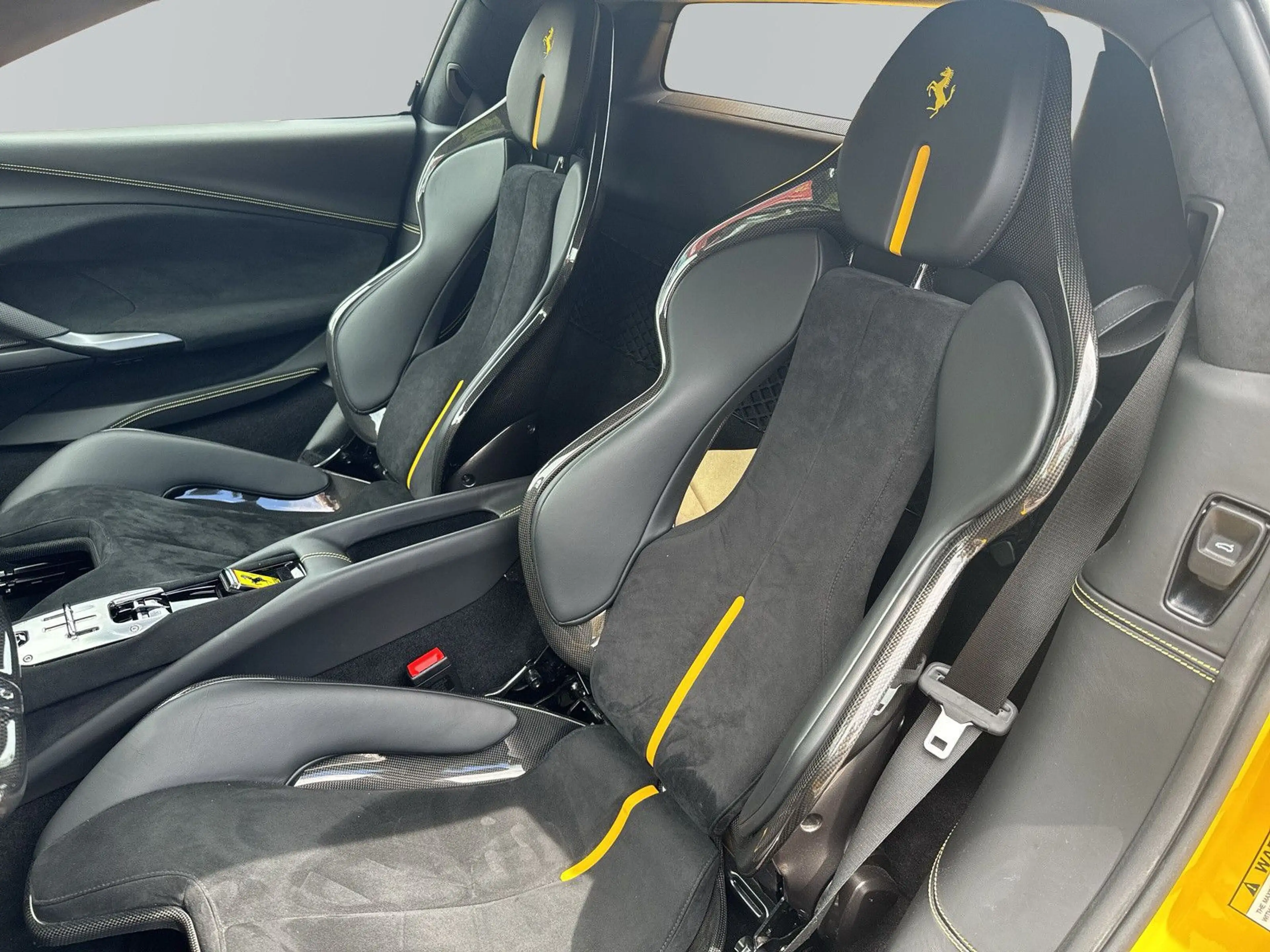 Ferrari 296 GTB DCT *CAM*ACC*CARBON SEATS — photo 10