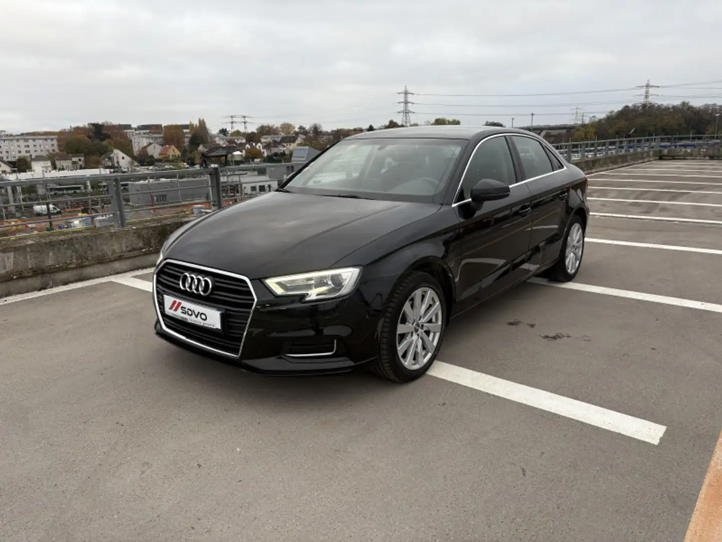 Audi A3 1.6 TDI 110CH DESIGN LUXE S TRONIC 7 Noir - 1