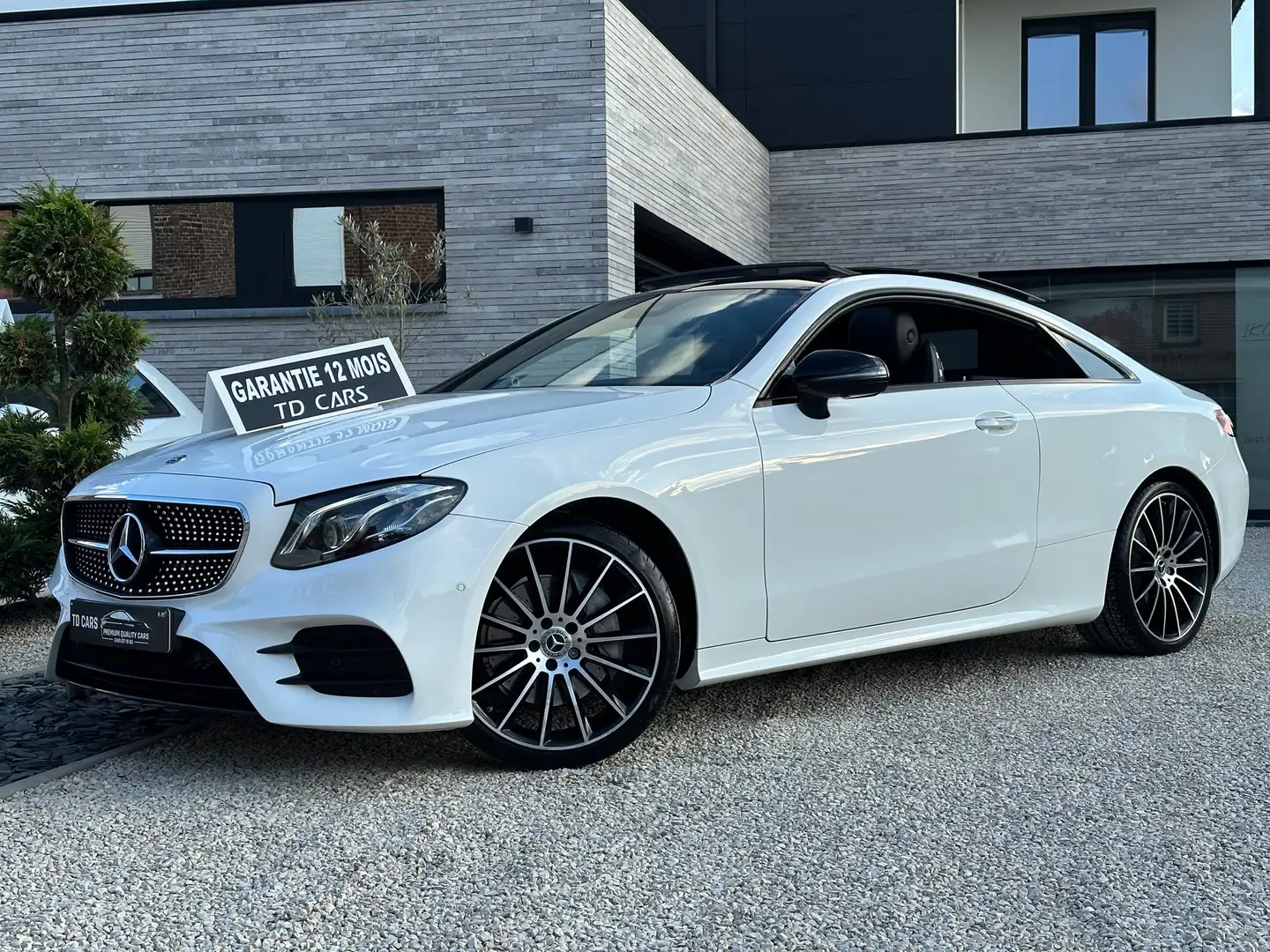 Mercedes-Benz E 220 d⚠️PACK AMG⚠️GARANTIE 12 MOIS⚠️ Blanco - 1