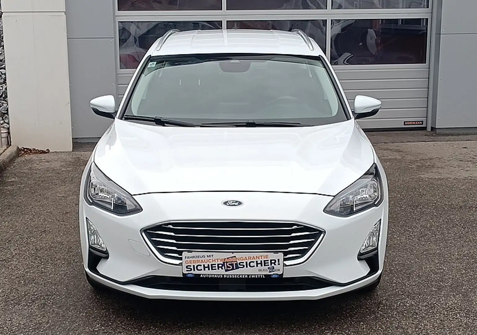 Ford Focus Traveller 1,5 EcoBlue Titanium Aut. Weiß - 2