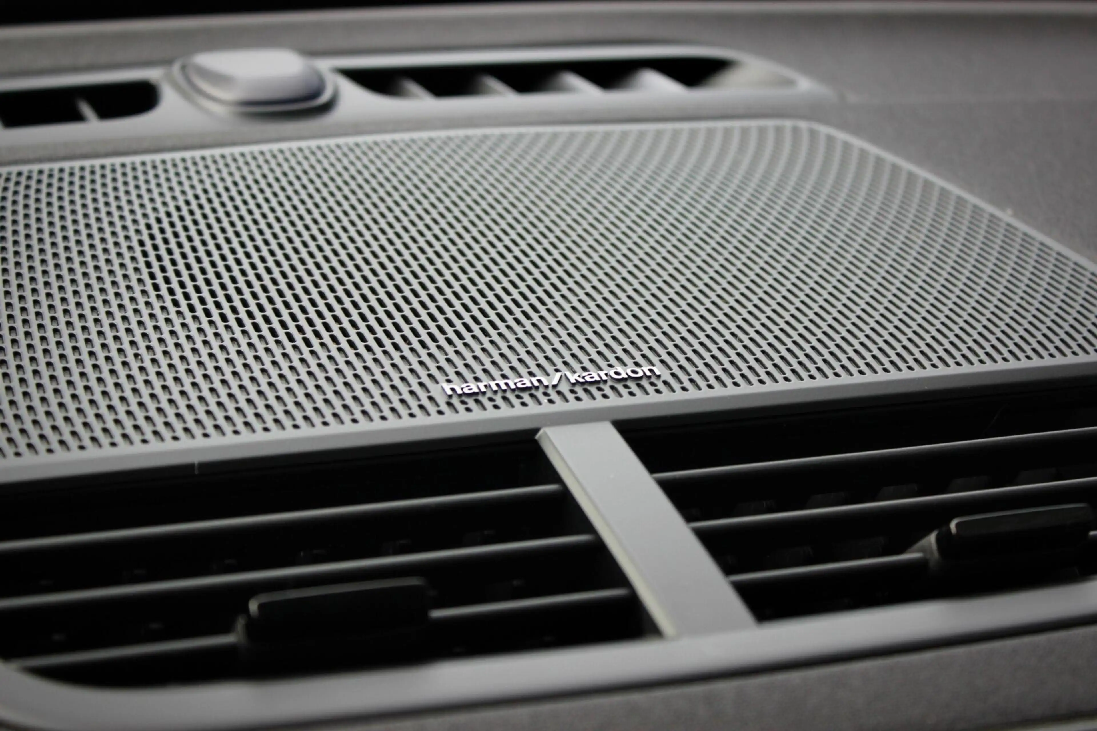 Polestar 2 Long Range Single Motor 78 kWh // 96% SoH | Pilot — photo 19