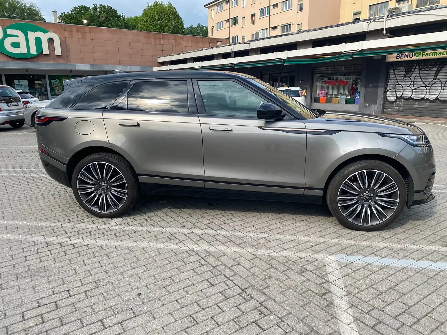 Land Rover Range Rover Velar Range Rover Velar 2.0d i4 R-Dynamic 240cv  my20 Argento - 1