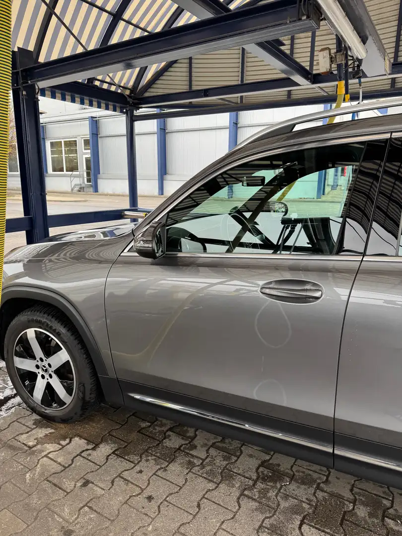 Mercedes-Benz 180 GLB Gris - 1