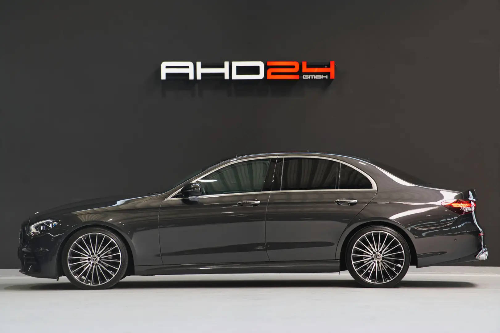 Mercedes-Benz E 220 E 220d AMG CARBON MULTIBEAM PANO BURMESTER KLIMA - 2