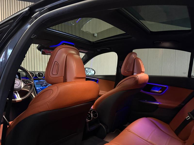 Mercedes-Benz C 300 300e Avantgarde-PANORAMA-CAMERA-DODE HOEK-APPLE CA — photo 35