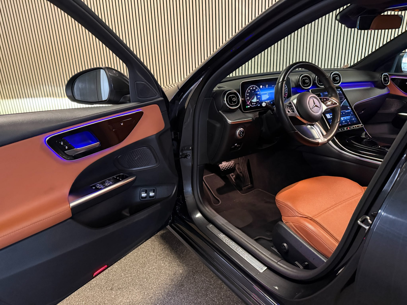 Mercedes-Benz C 300 300e Avantgarde-PANORAMA-CAMERA-DODE HOEK-APPLE CA — photo 12