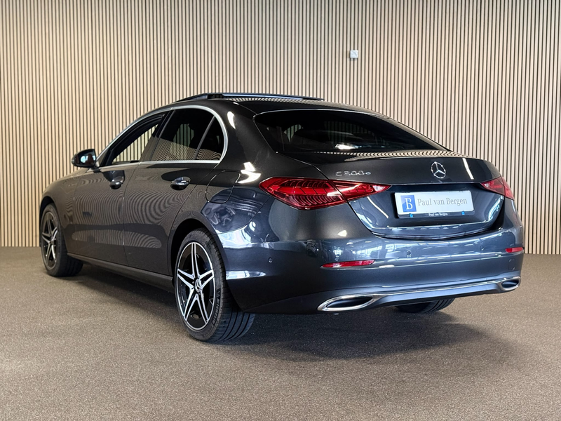 Mercedes-Benz C 300 300e Avantgarde-PANORAMA-CAMERA-DODE HOEK-APPLE CA — photo 10