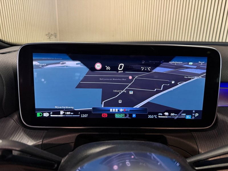 Mercedes-Benz C 300 300e Avantgarde-PANORAMA-CAMERA-DODE HOEK-APPLE CA — photo 20