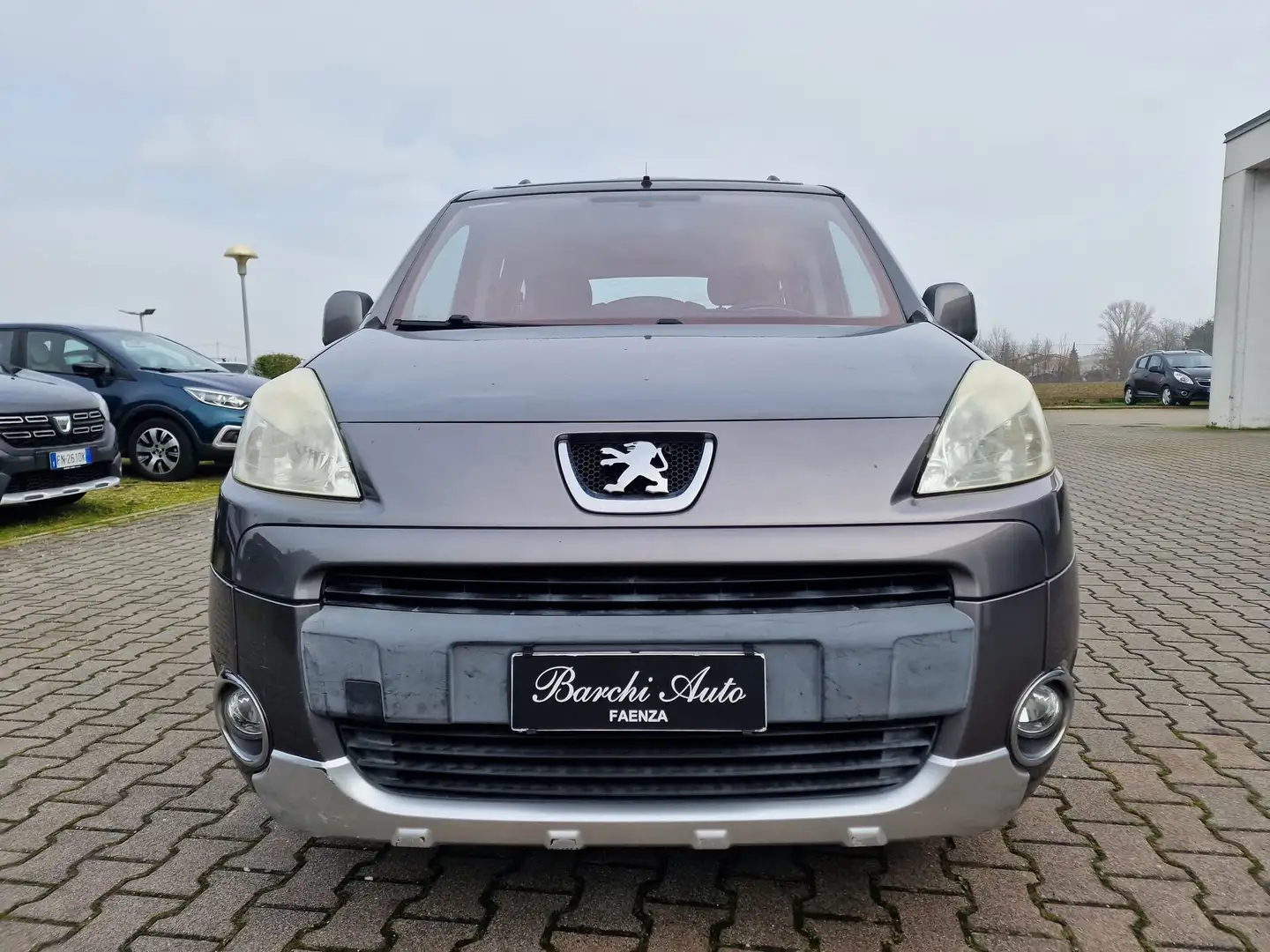 Peugeot Partner Partner Tepee 1.6 HDi 110CV Zénith Grau - 1