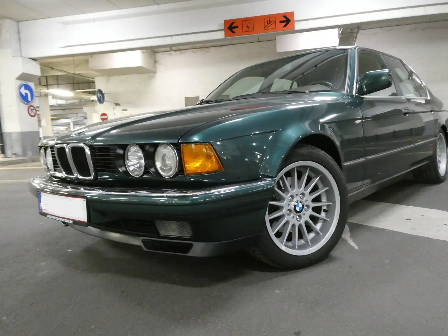 BMW 735 735i Vert - 1