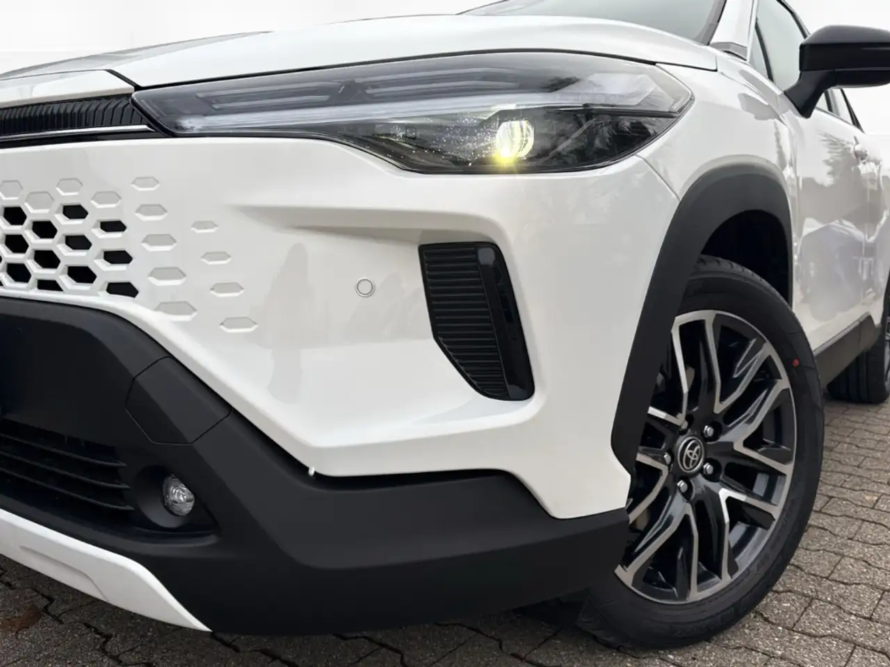Toyota Corolla Cross 2.0 Hybrid Teamplayer +LED +Smart-Key-System 7
