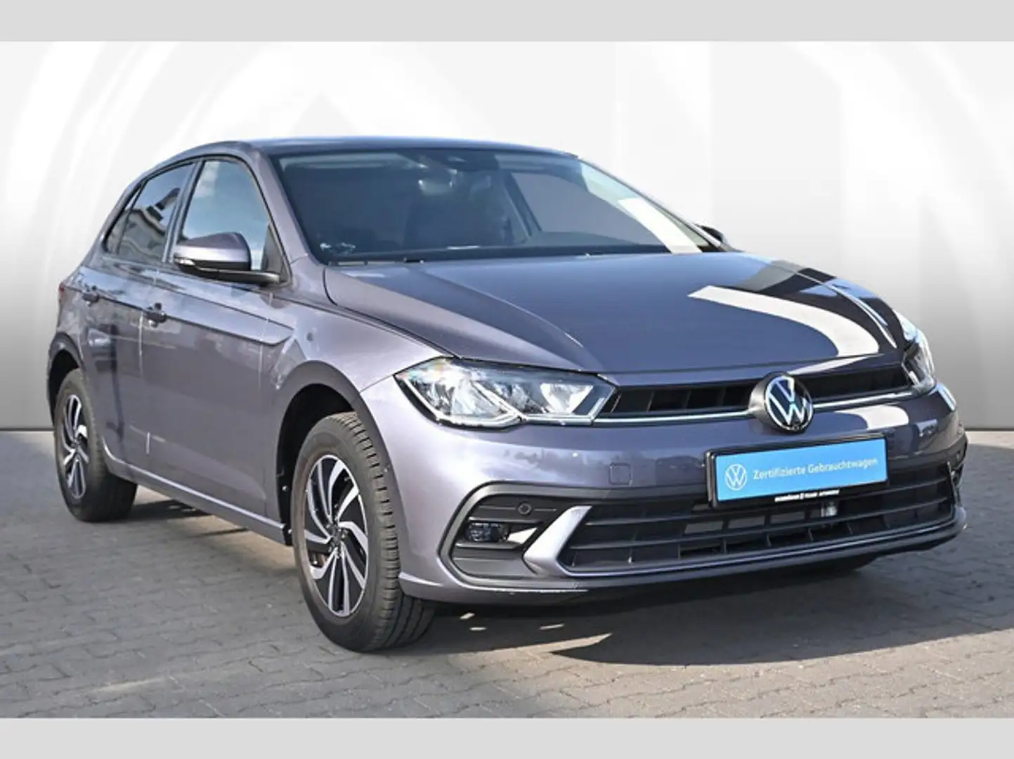 Volkswagen Polo 1.0 Life Šedá - 2