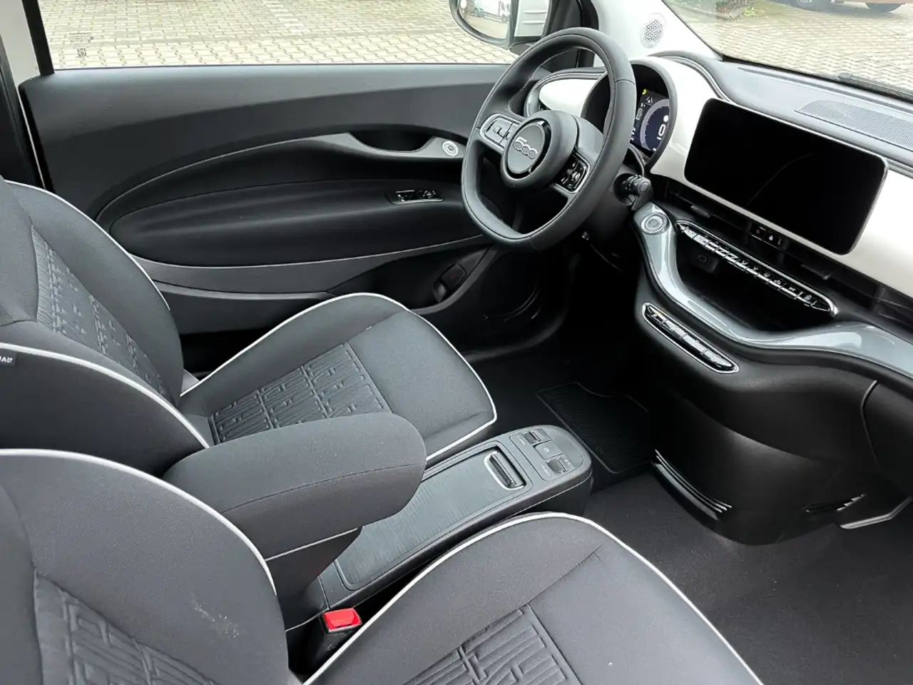Fiat 500e 42 kWh 16 Zoll Alu Klimaaut. Apple CarPlay Androit 5