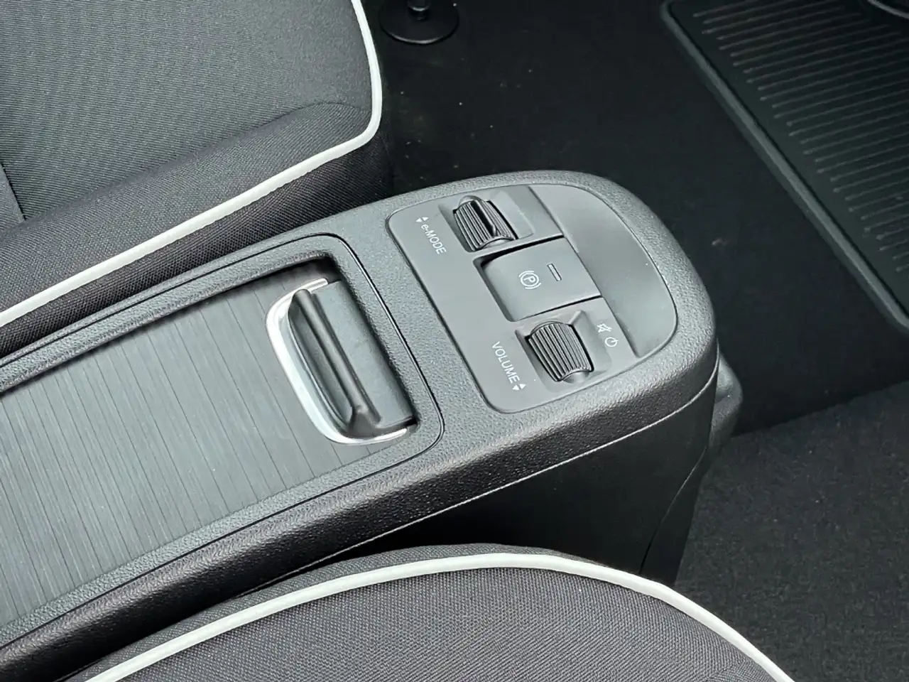Fiat 500e 42 kWh 16 Zoll Alu Klimaaut. Apple CarPlay Androit 7