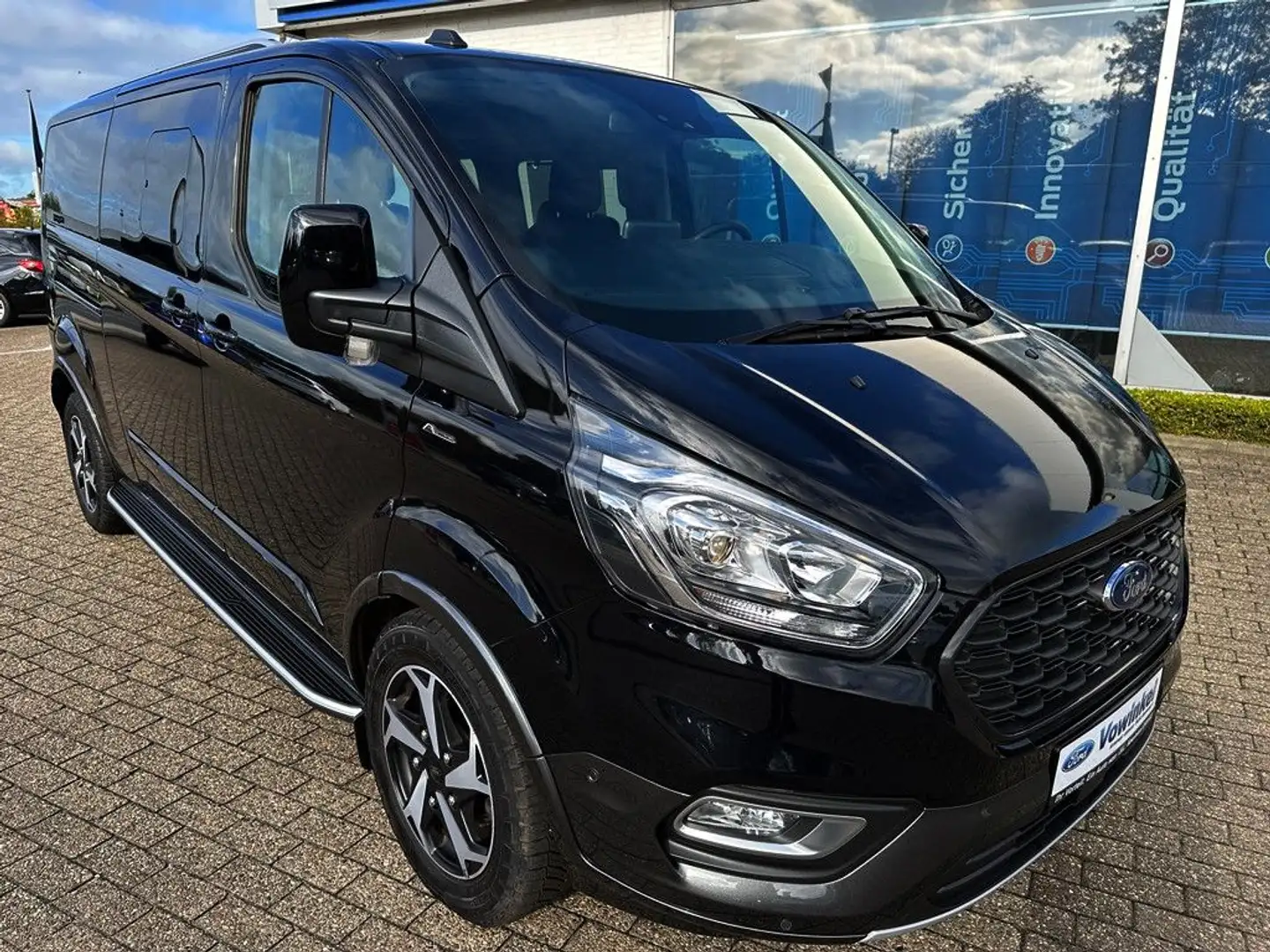 Ford Tourneo Custom Kombi 320 L2 Active BLIS+ACC+AHK Schwarz - 2
