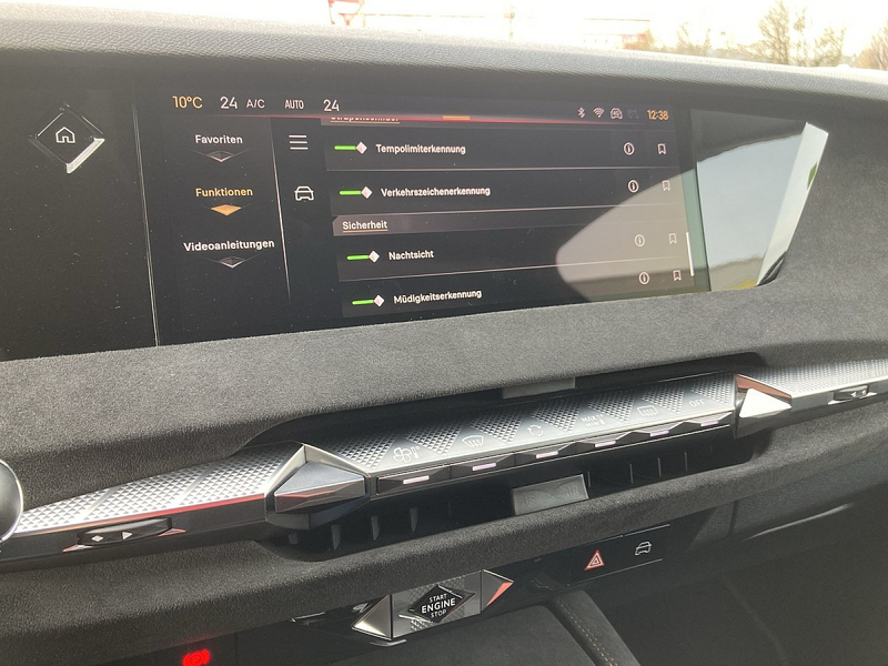 DS Automobiles DS 4 BlueHDi 130 S&S EAT8 Performance Line — photo 15