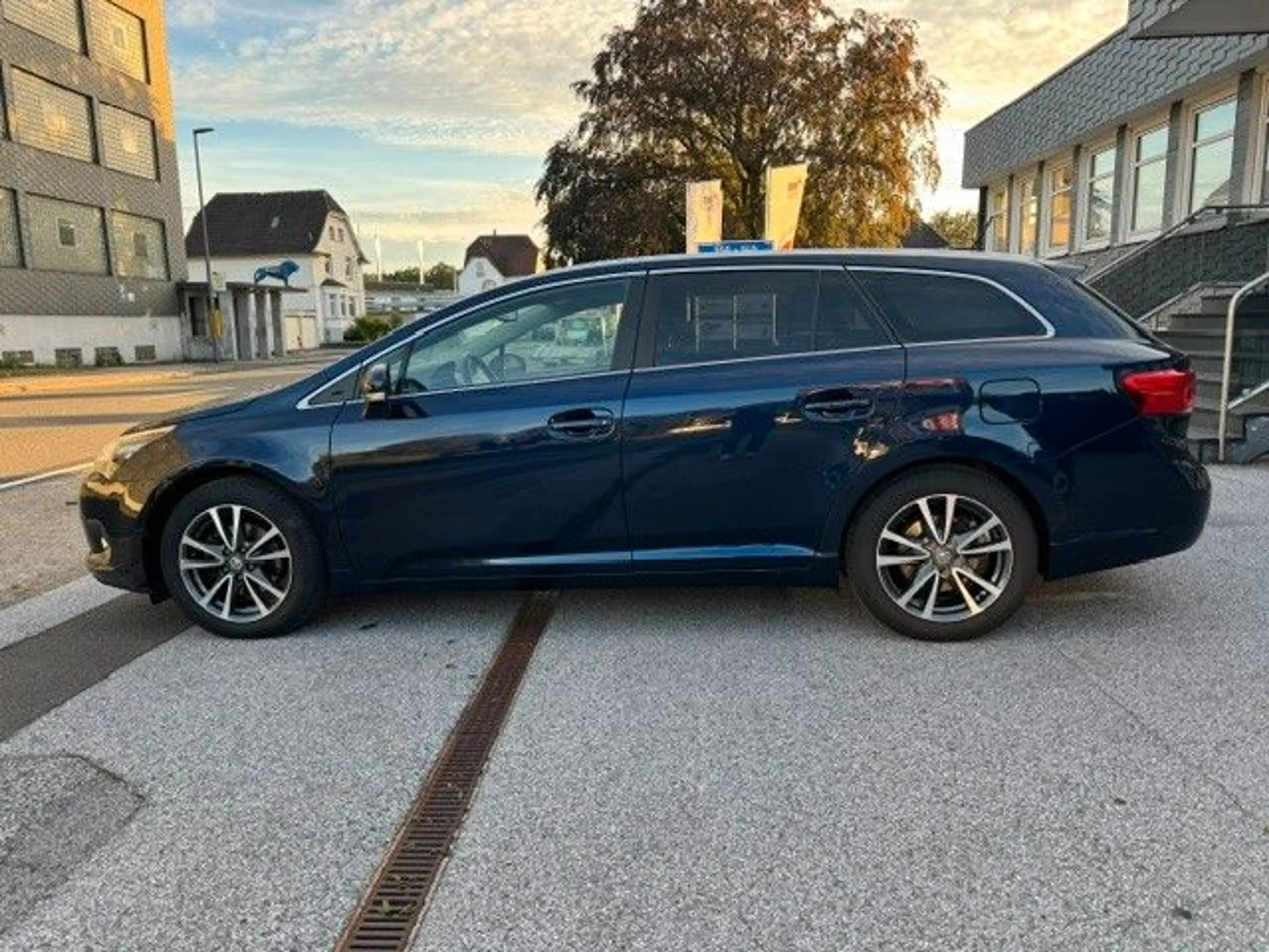 Toyota Avensis Kombi Edition KM 52541 — photo 3