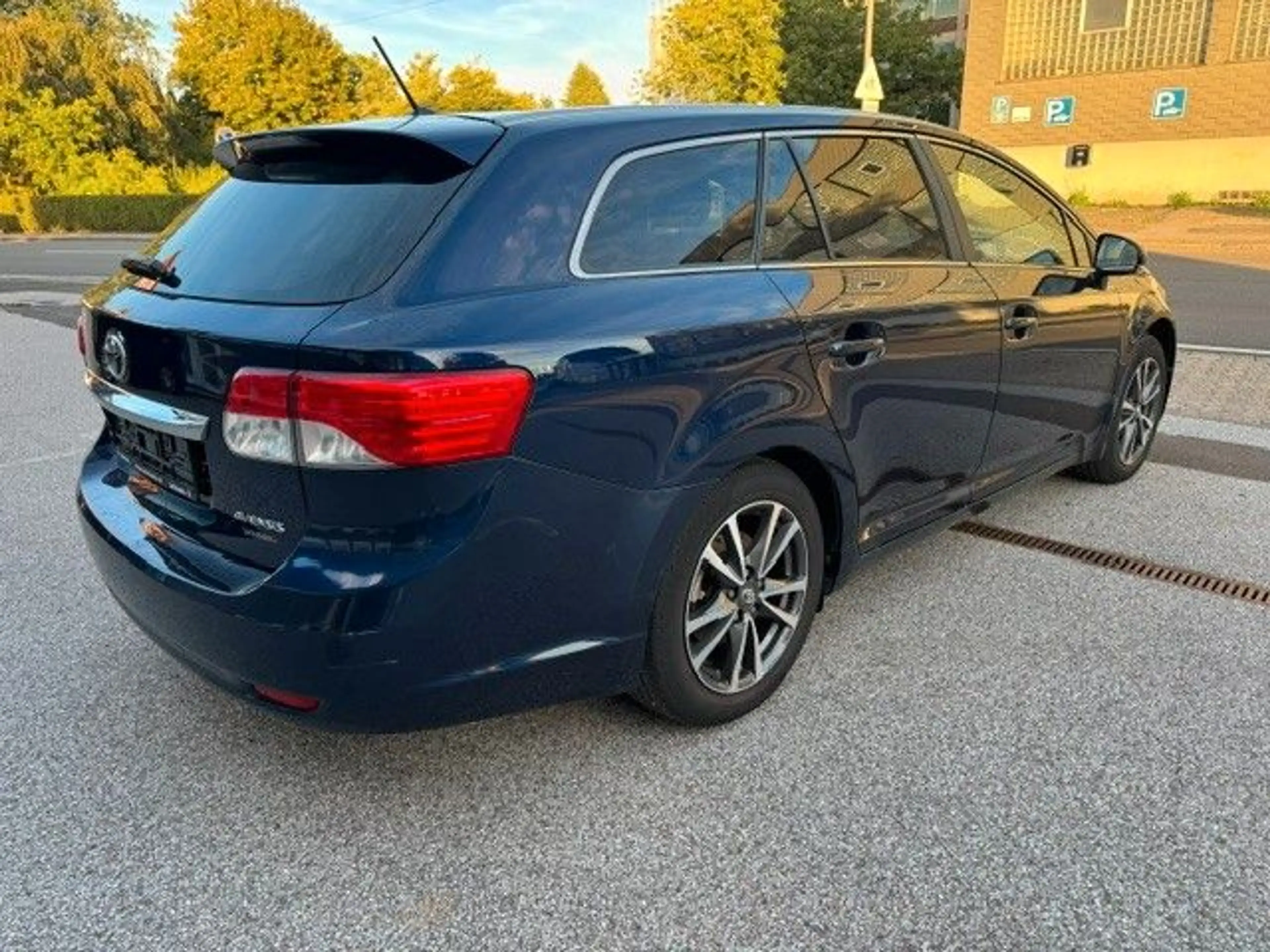 Toyota Avensis Kombi Edition KM 52541 — photo 6