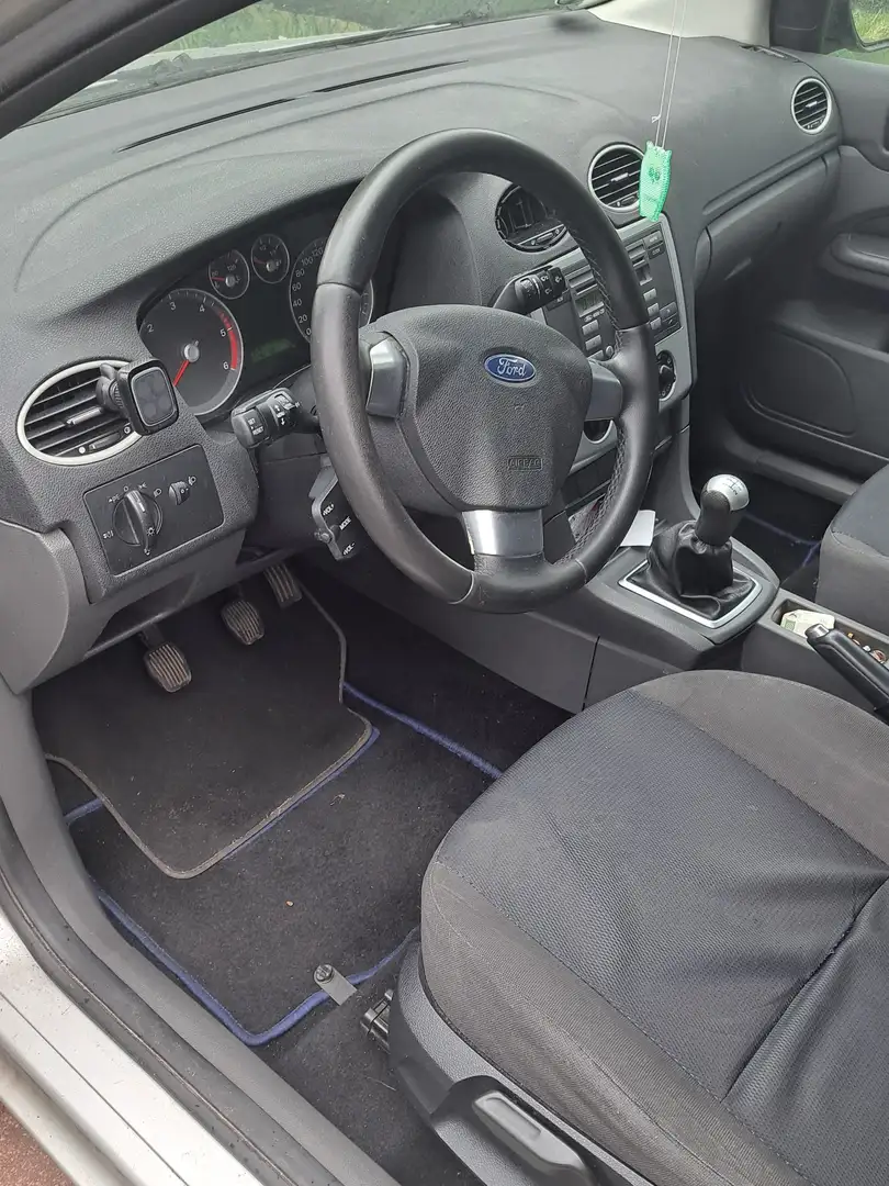 Ford Focus Turnier 1.6 TDCi DPF Ambiente - 2