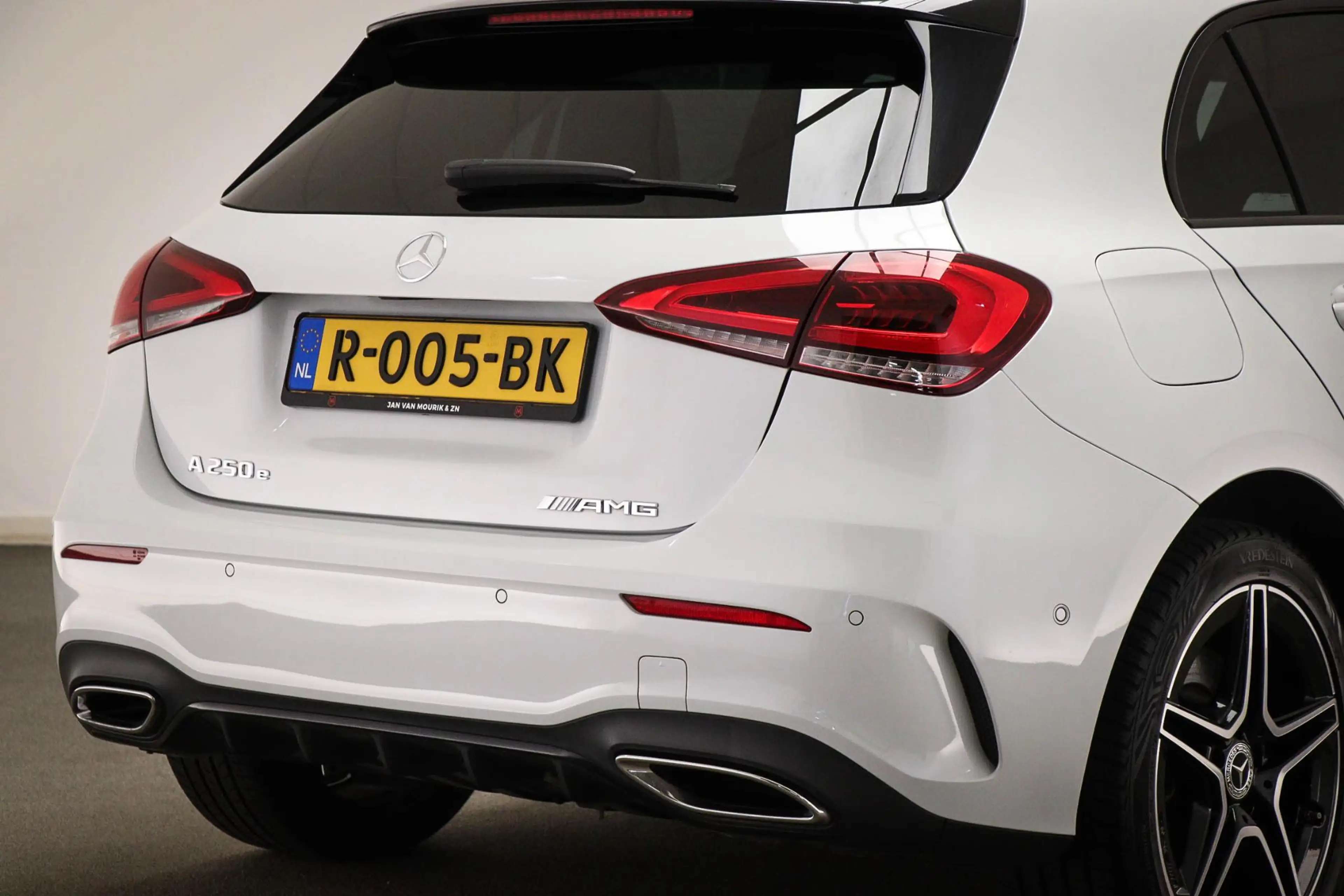 Mercedes-Benz A 250 e Business Solution AMG Limited | HALF LEDER | STO — photo 21