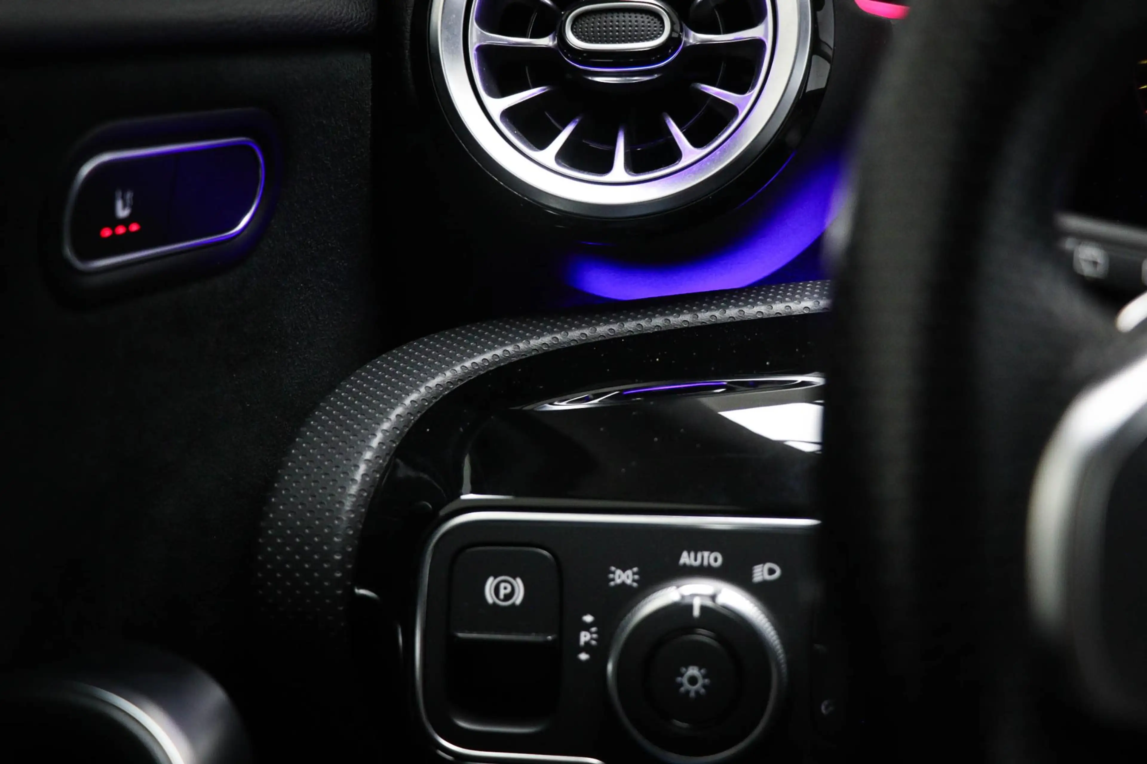 Mercedes-Benz A 250 e Business Solution AMG Limited | HALF LEDER | STO — photo 31