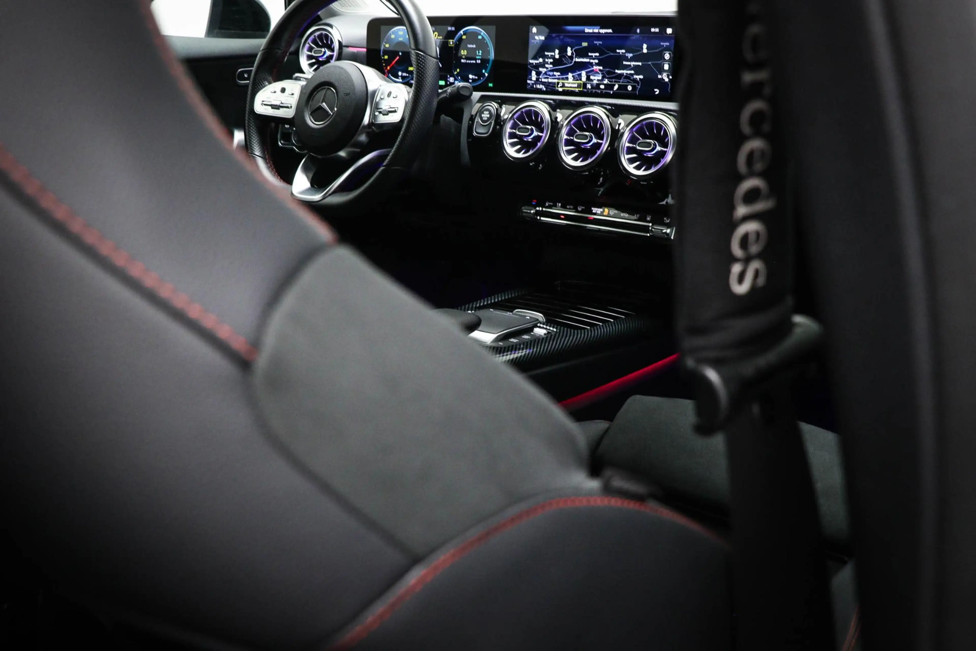 Mercedes-Benz A 250 e Business Solution AMG Limited | HALF LEDER | STO — photo 12