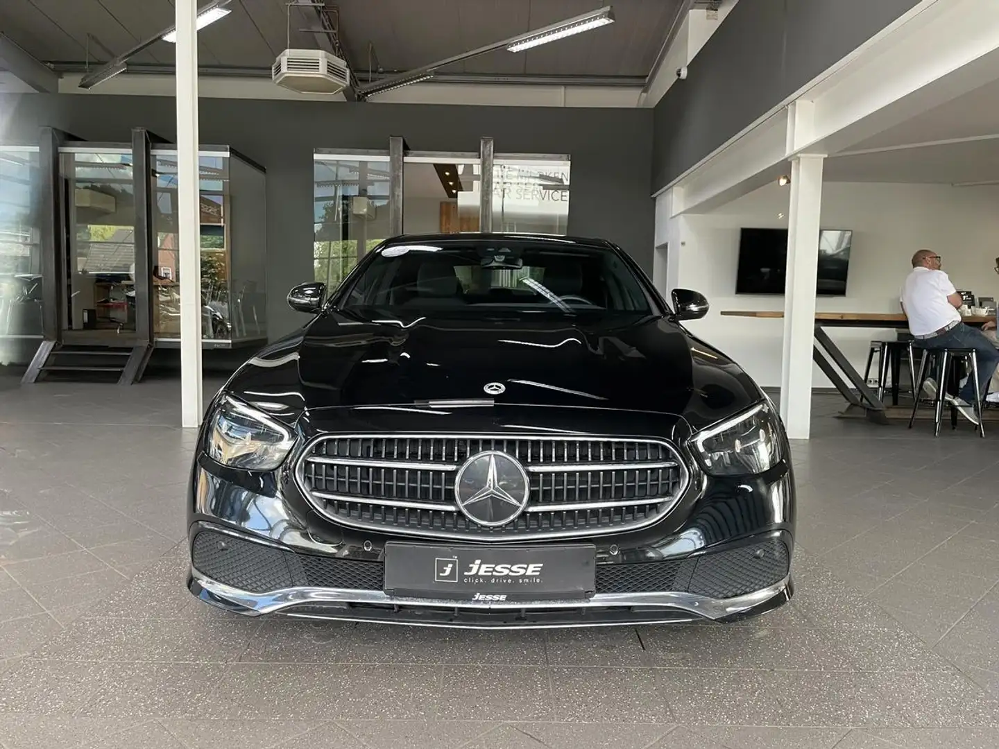 Mercedes-Benz E 300 de Avantgarde 4Matic LED Widescreen MBUX Noir - 2