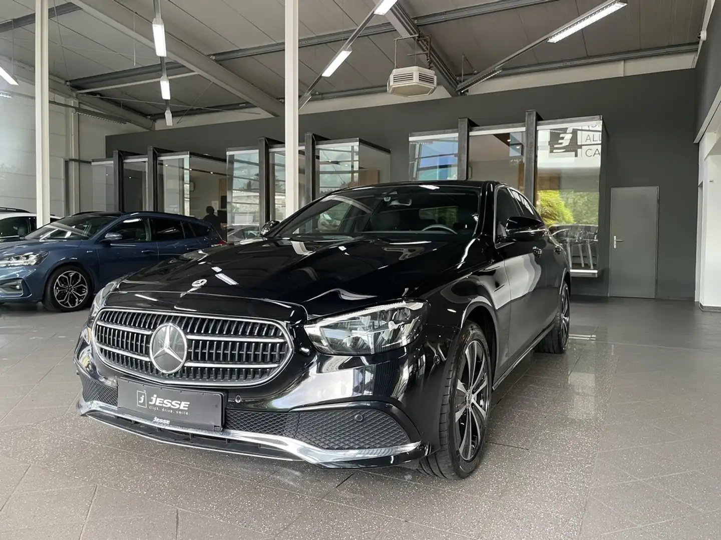 Mercedes-Benz E 300 de Avantgarde 4Matic LED Widescreen MBUX Noir - 1