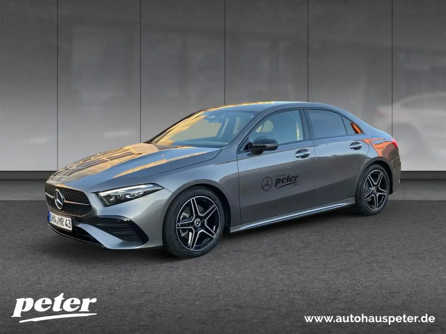 Mercedes-Benz A 220 4M Limousine AMG/NIGHT/18"/Panorama-SD/ Grau - 1