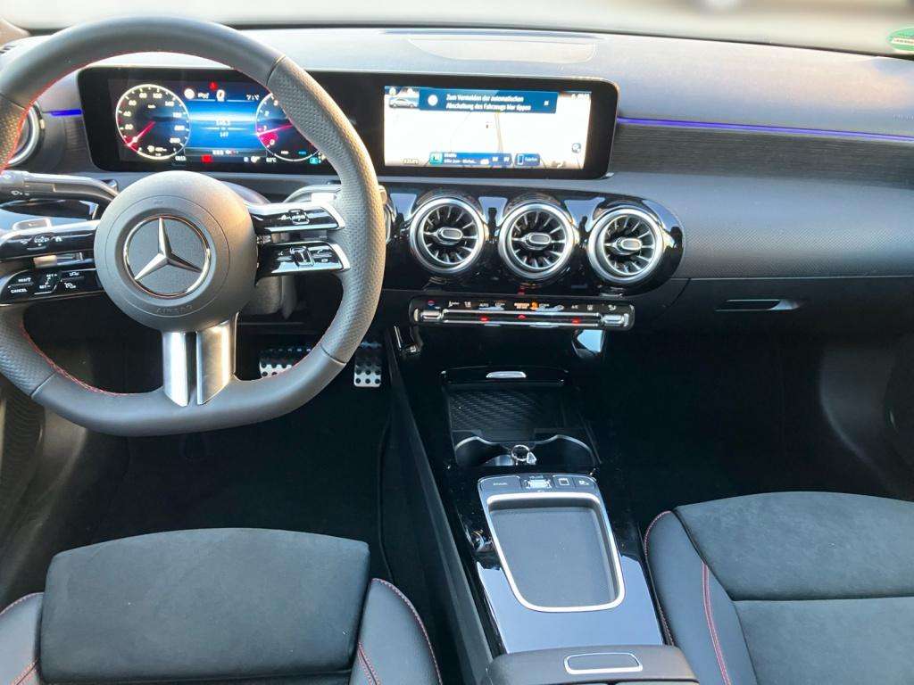 Mercedes-Benz A 220