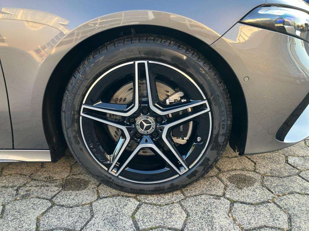 Mercedes-Benz A 220