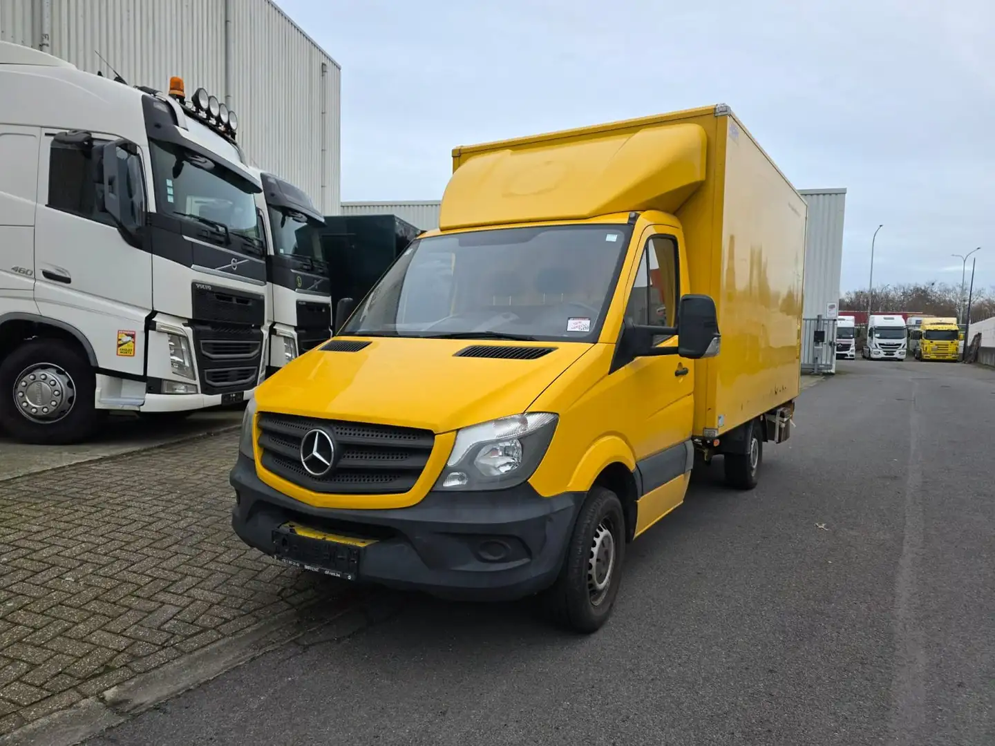 Mercedes-Benz Sprinter 313 (Stock ID 75786) Jaune - 1