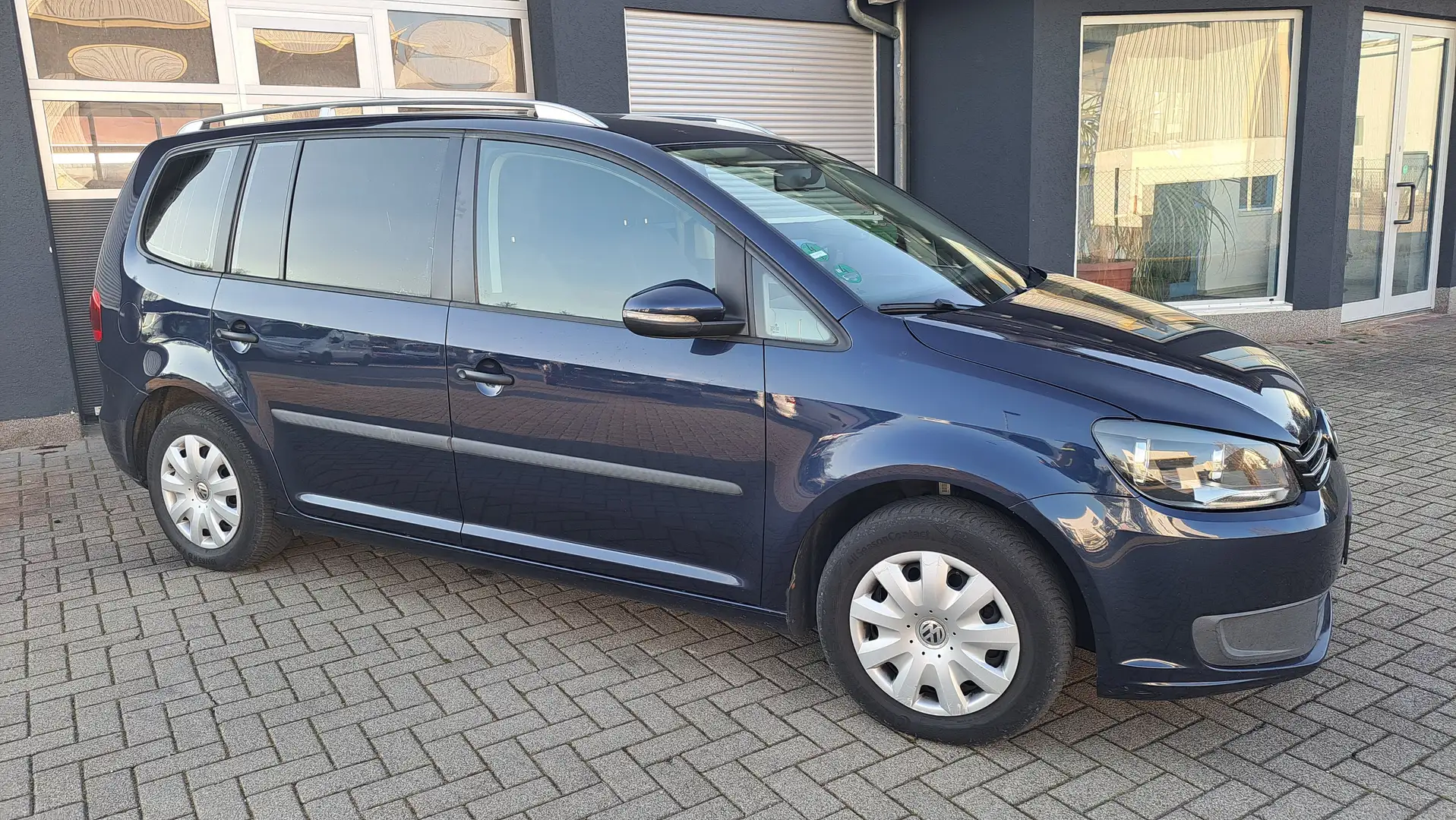 Volkswagen Touran 1.6 TDI DPF Trendline Blau - 2
