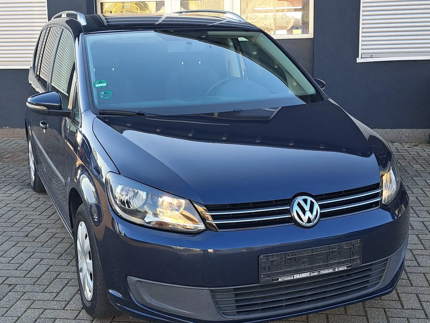 Volkswagen Touran 1.6 TDI DPF Trendline Blau - 1