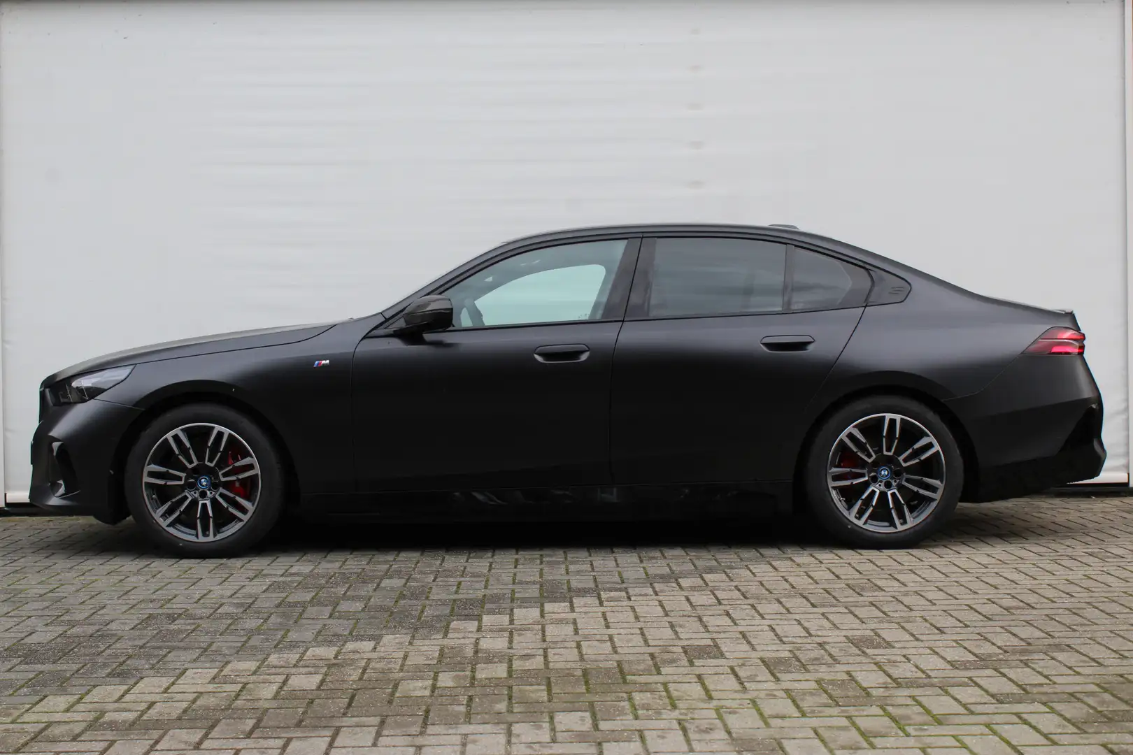BMW i5 eDrive40 M Sport / Trekhaak / Adaptieve LED / Stoe Grijs - 2