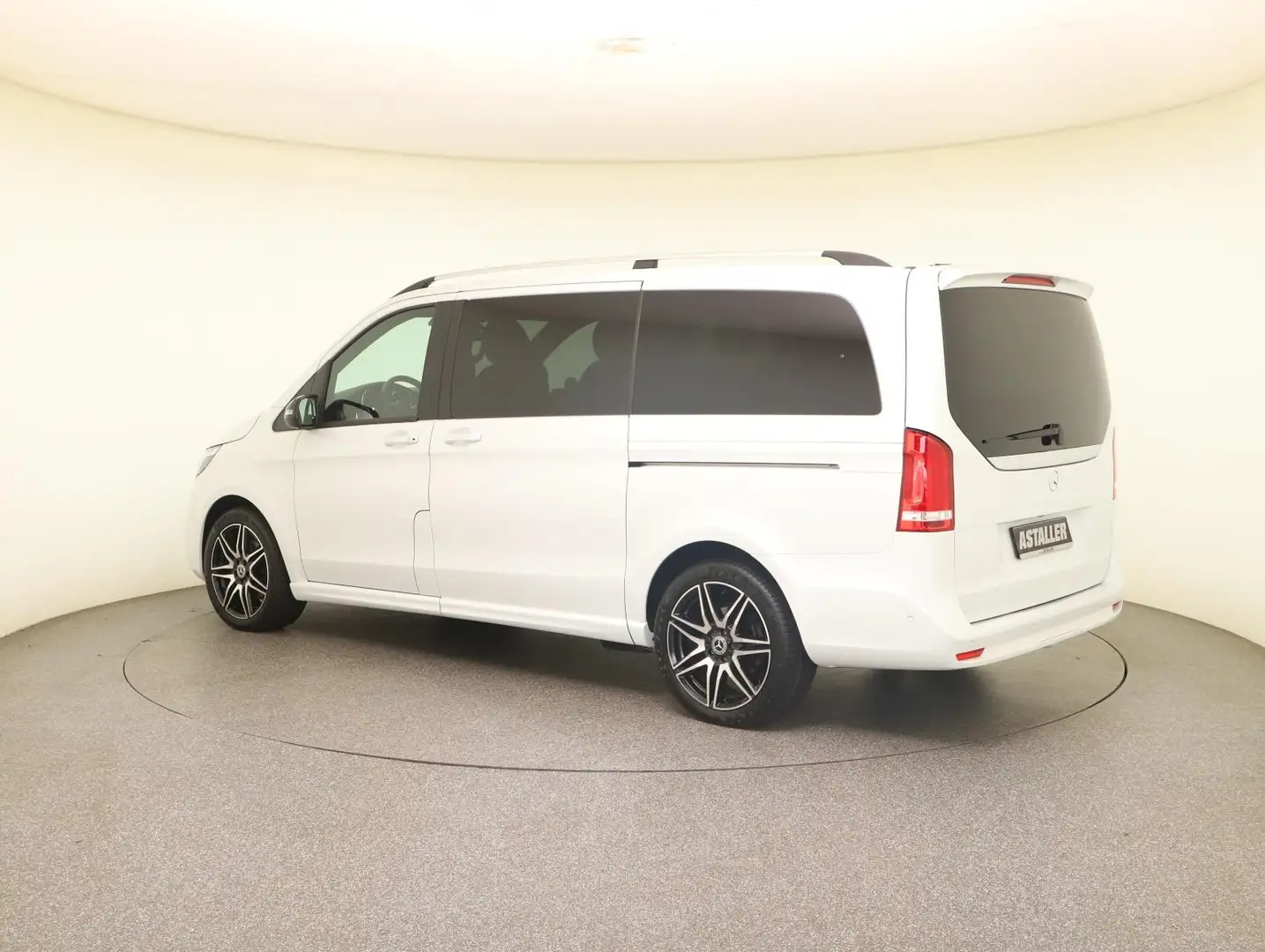 Mercedes-Benz V 250 d Edition Lang L2 AMG+Night+Liege+19"+AHK Blanc - 2