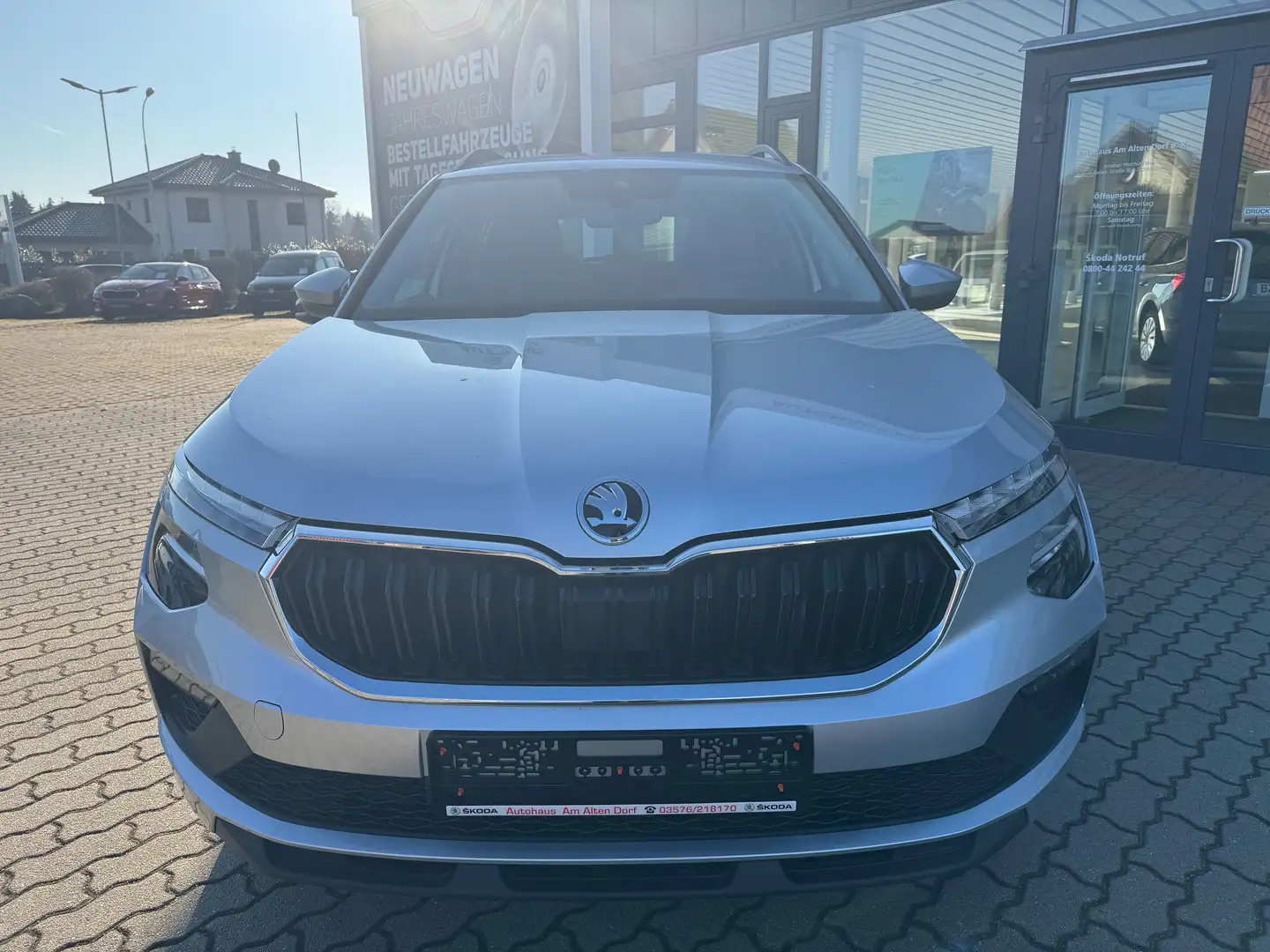 Skoda Kamiq Drive 1.0L TSI DSG Grau - 2