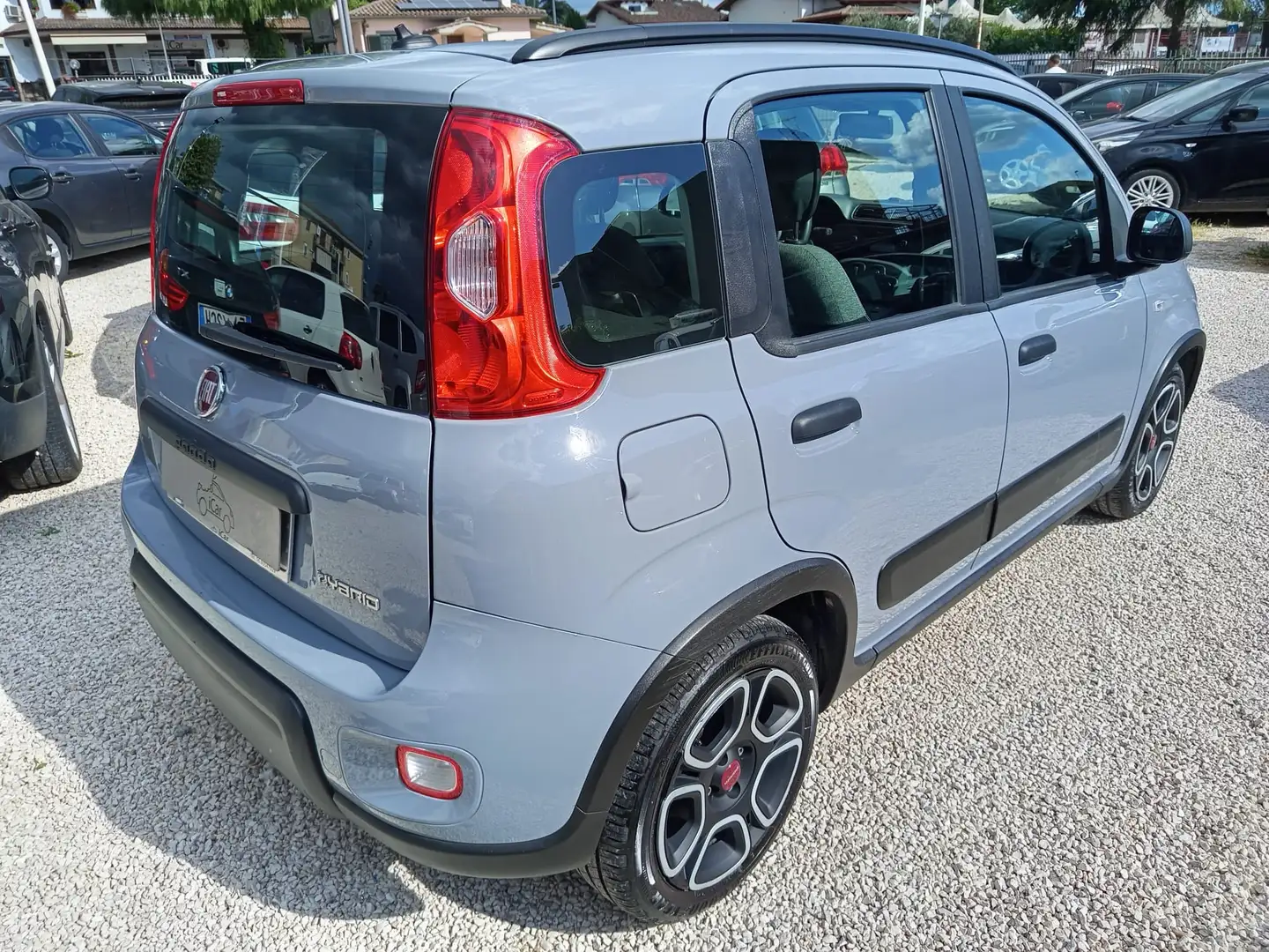 Fiat Panda 1.0 hybrid 5 posti Grau - 2