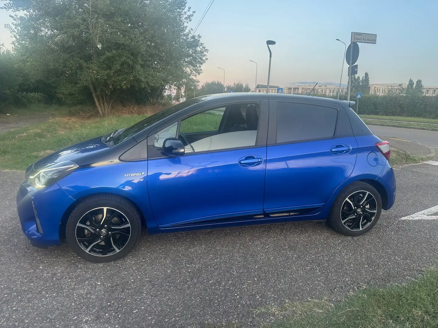 Toyota Yaris Yaris III 2017 5p 1.5h Trend Blue Edition Azul - 2