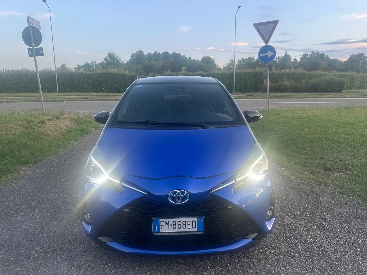 Toyota Yaris Yaris III 2017 5p 1.5h Trend Blue Edition Azul - 1