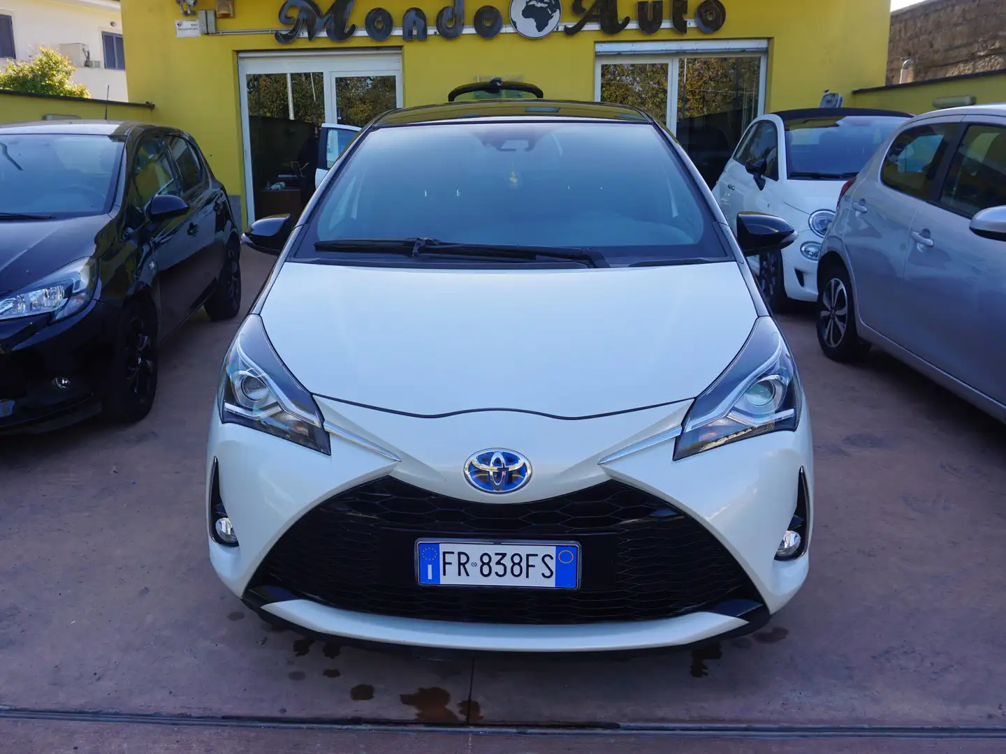 Toyota Yaris Yaris III 5p 1.5h Trend White Edition Blanc - 1